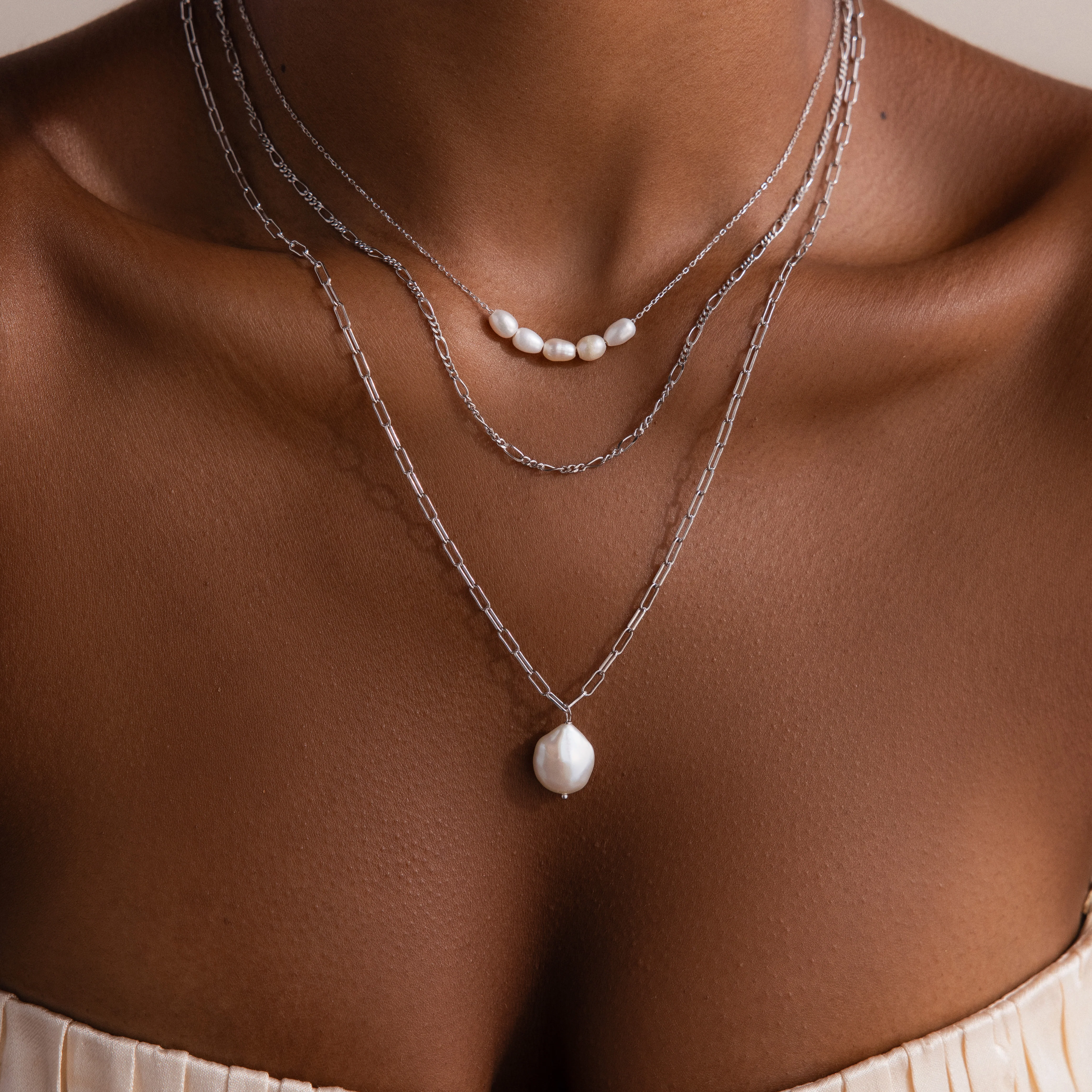 Baroque Pearl Necklace in Silver - Image 4