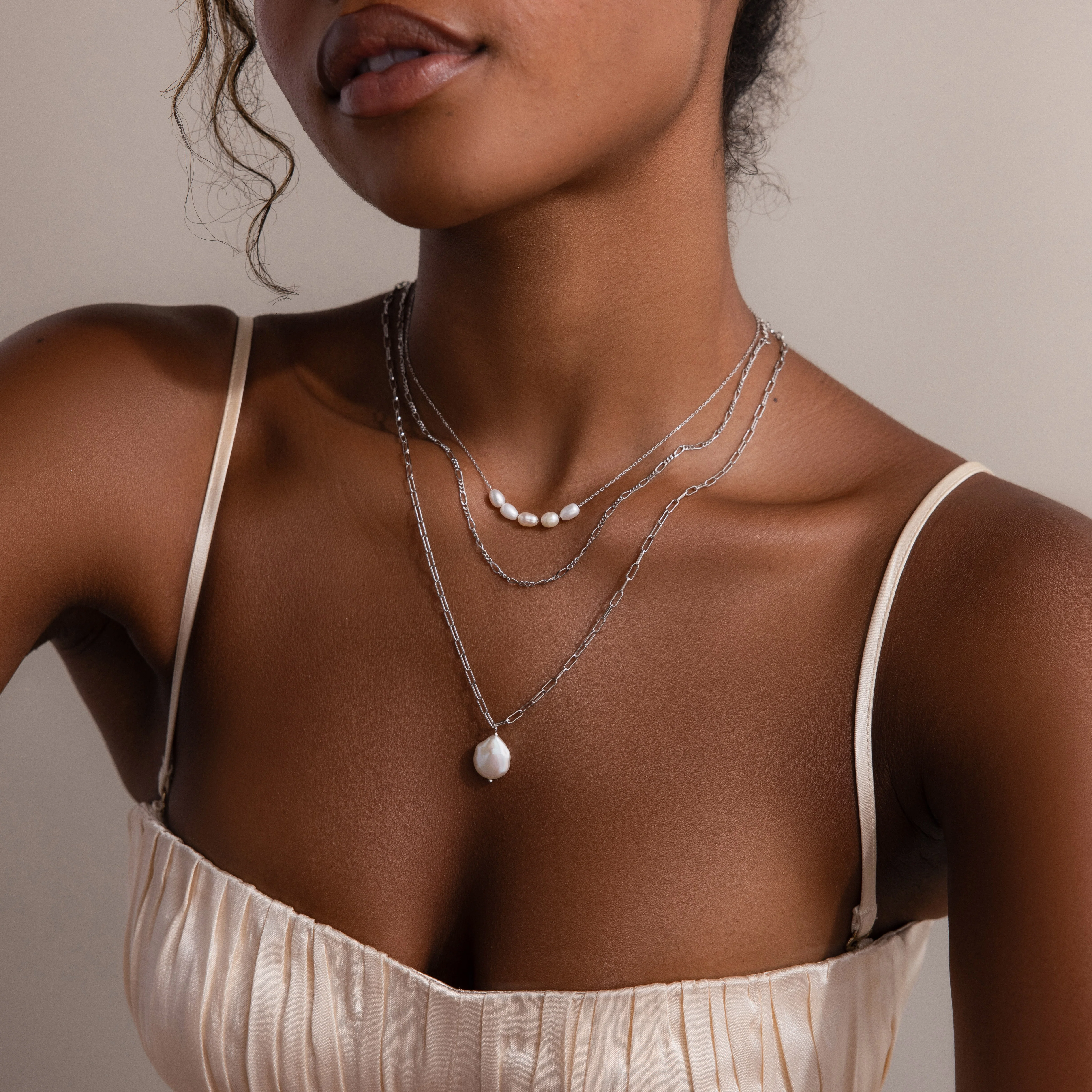 Baroque Pearl Necklace in Silver - Image 7