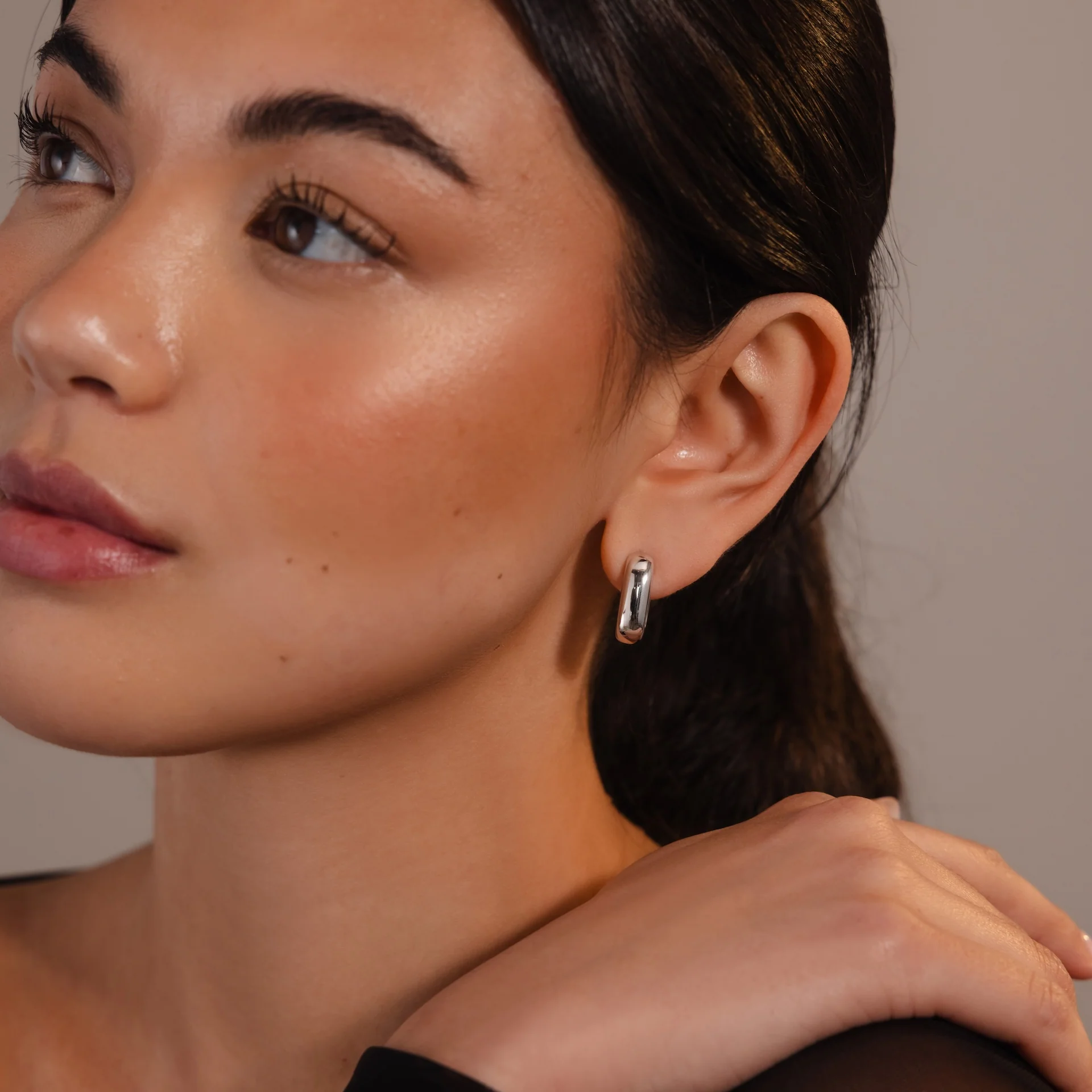 Bold Link Hoops in Silver - Image 4