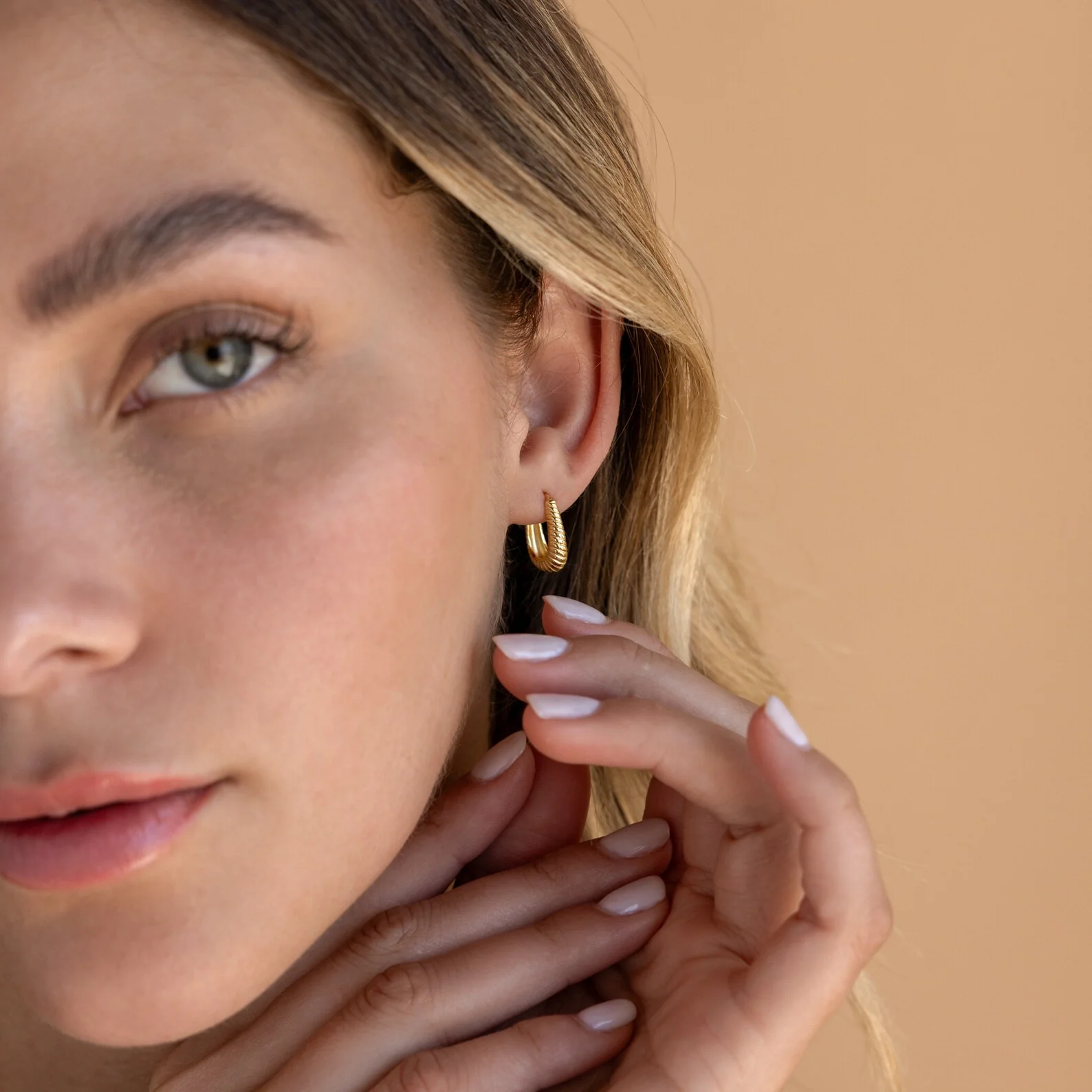 Bold Ribbed Hoops - Image 8
