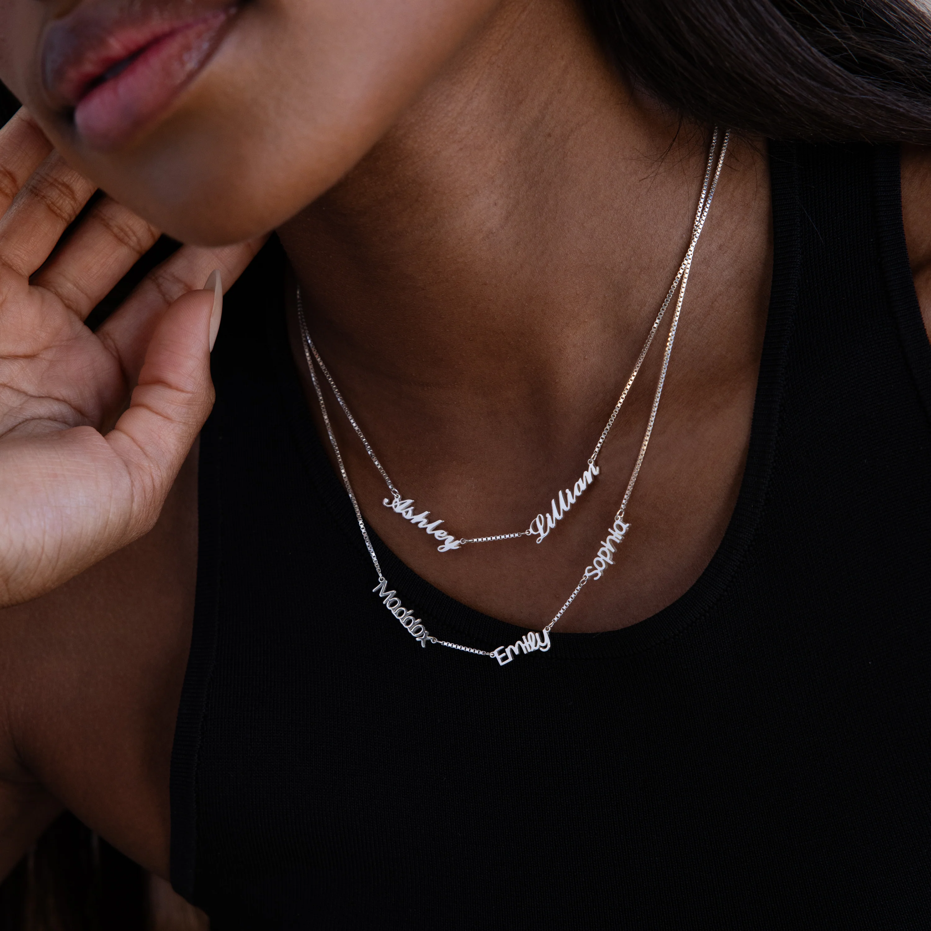 Carrie Box Chain Multiple Name Necklace in Silver - Image 2