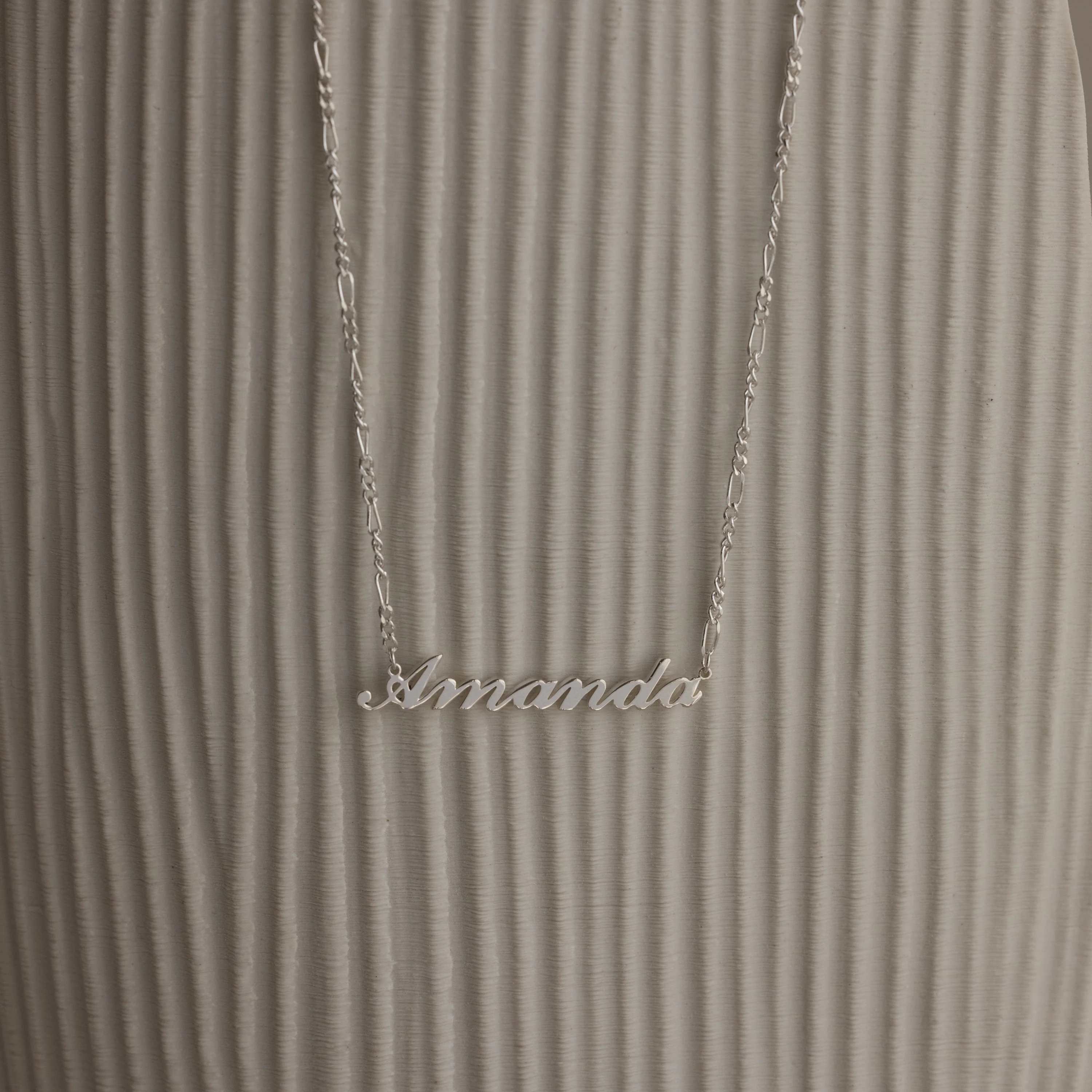 Carrie Figaro Chain Name Necklace - Image 4