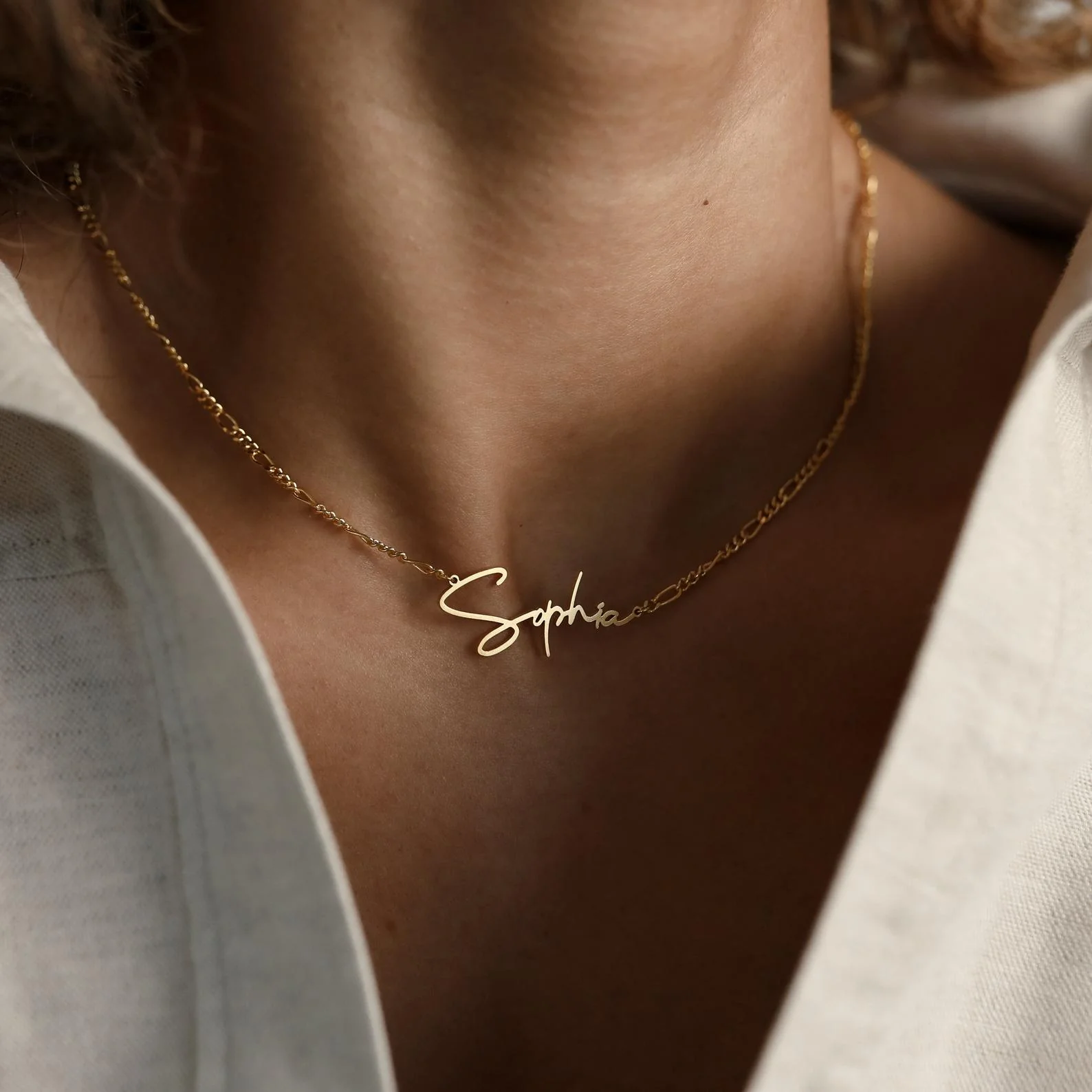 Carrie Figaro Chain Name Necklace - Image 5