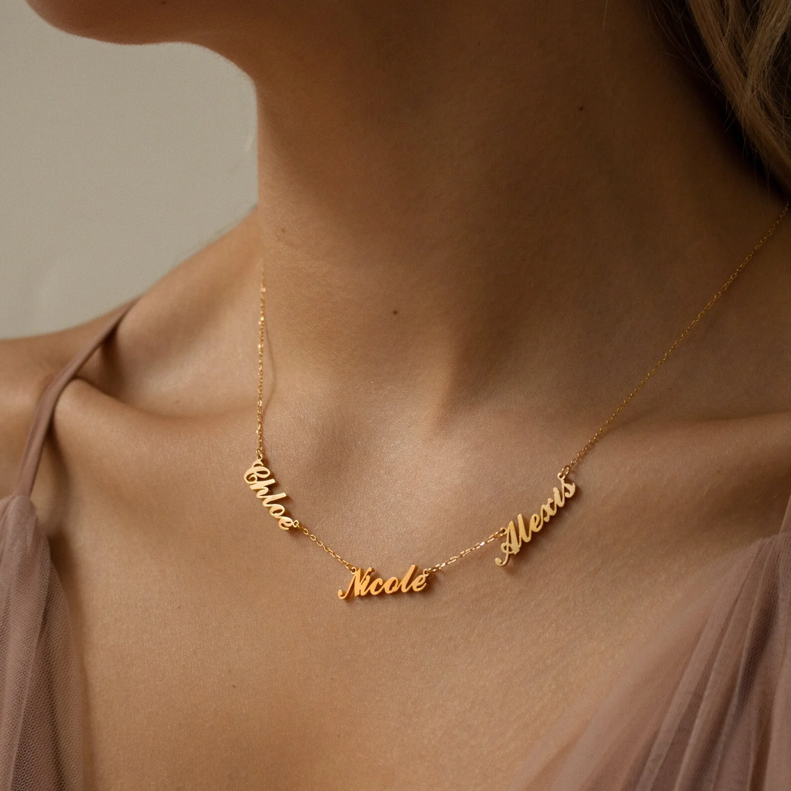 Carrie Multiple Name Necklace - Image 7