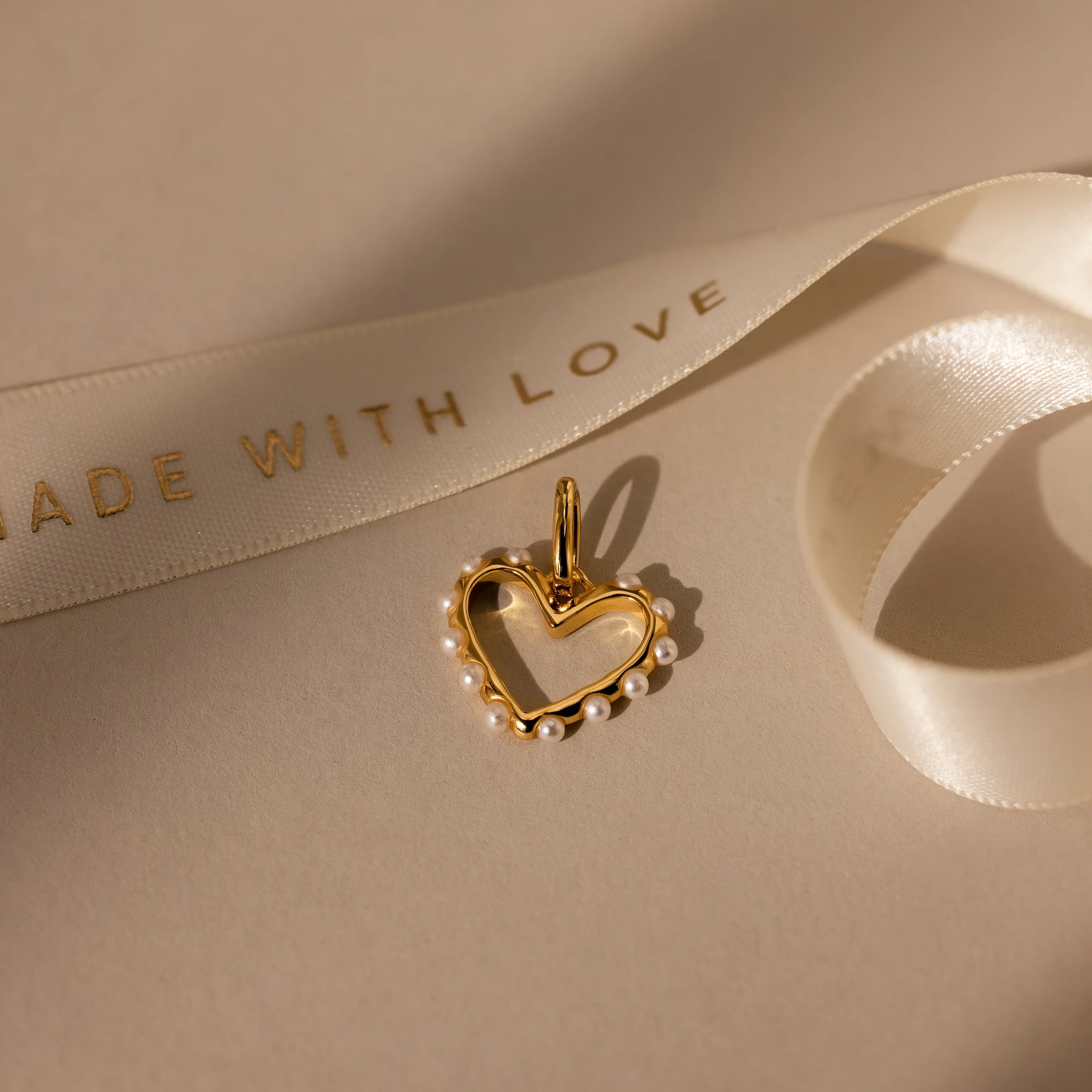 Classic Pearl Heart Charm in 18K Gold - Image 4