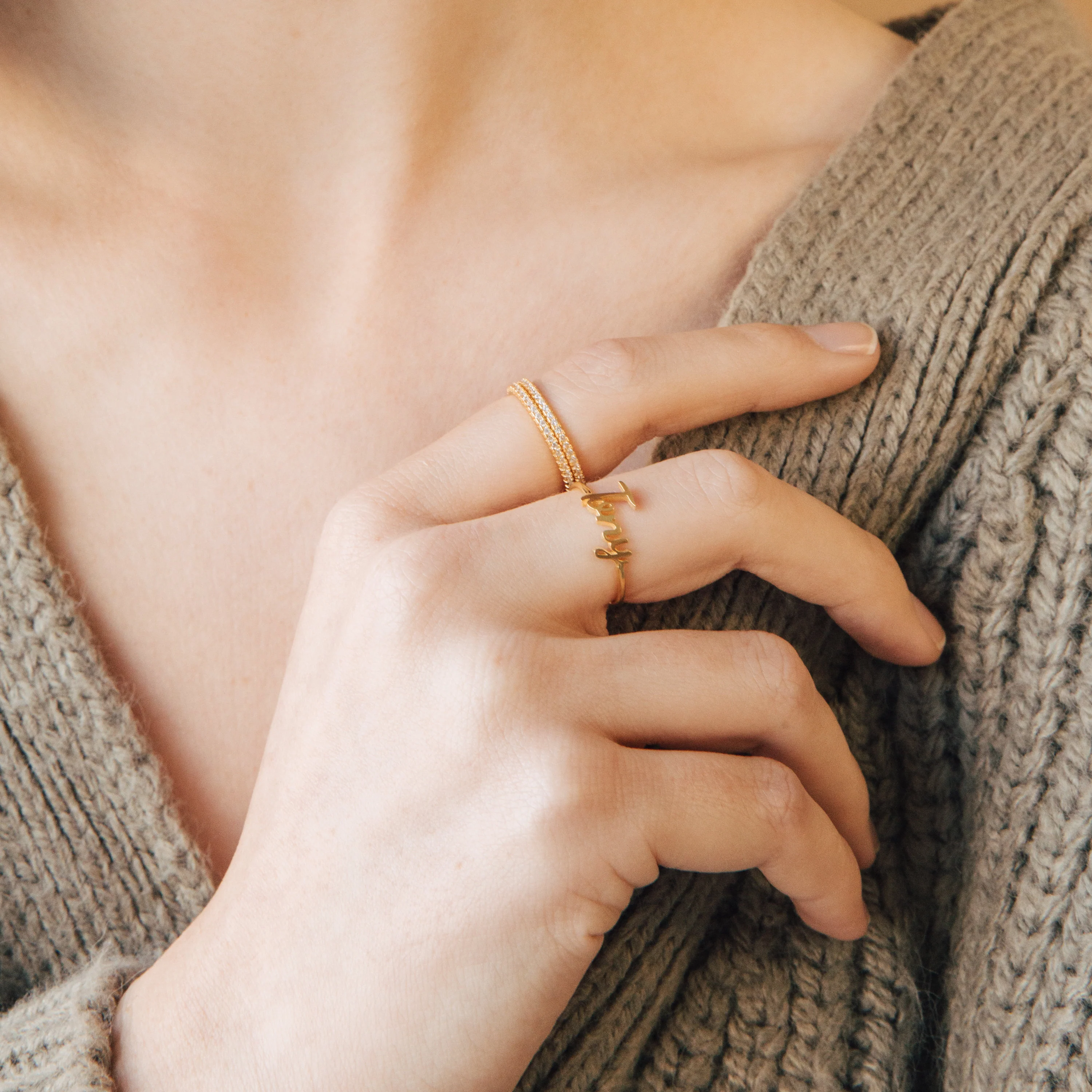 Grace Script Name Ring in 18K Gold - Image 3