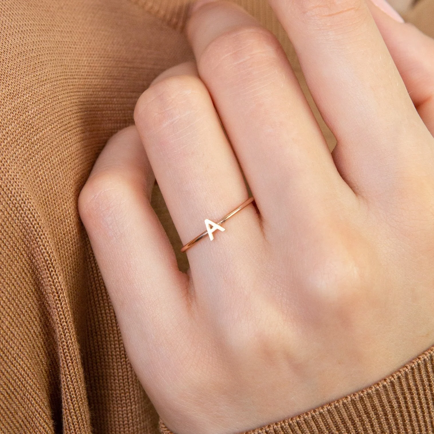 Alex Dainty Letter Ring in 18K Gold - Image 3