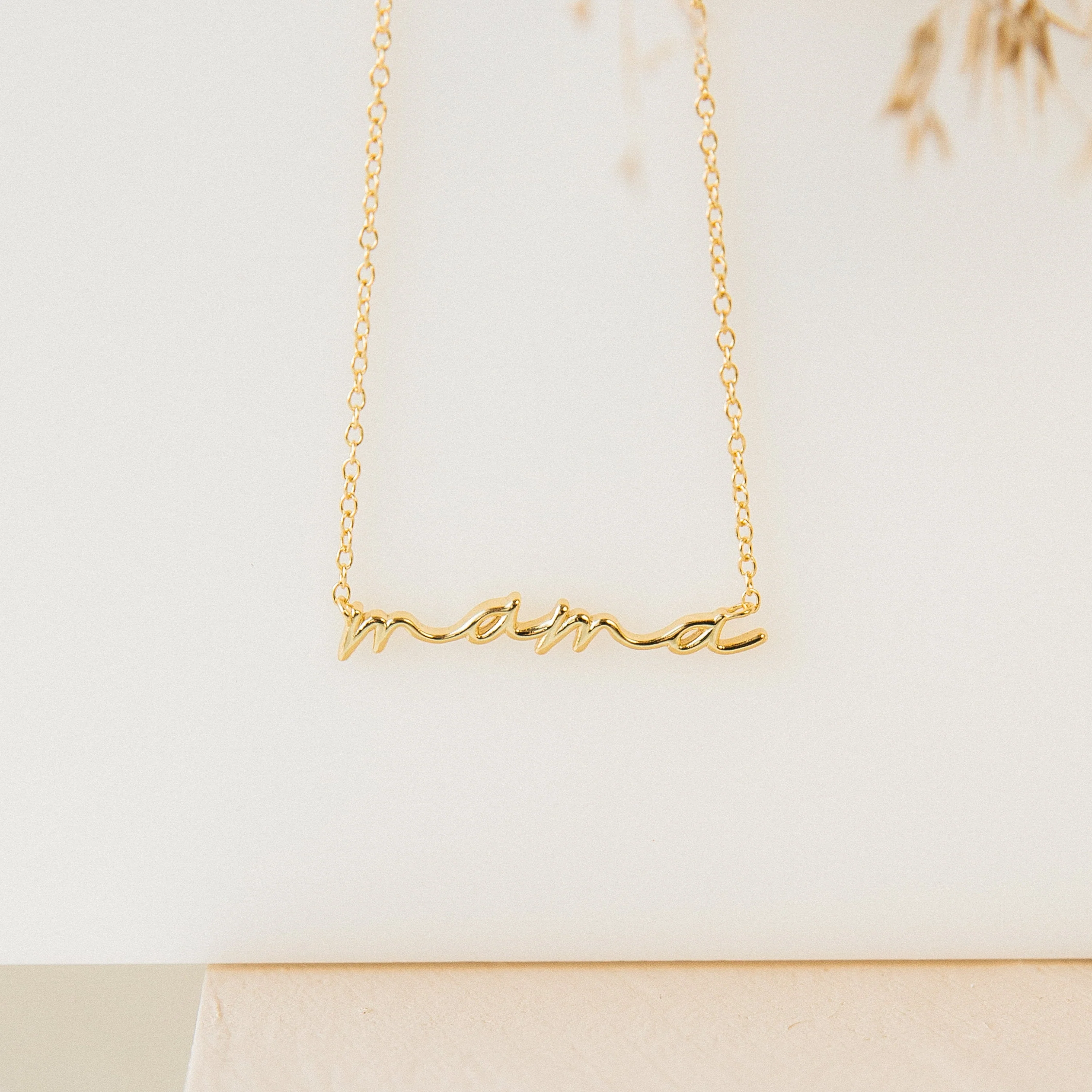 Dainty Mama Necklace in 18K Gold