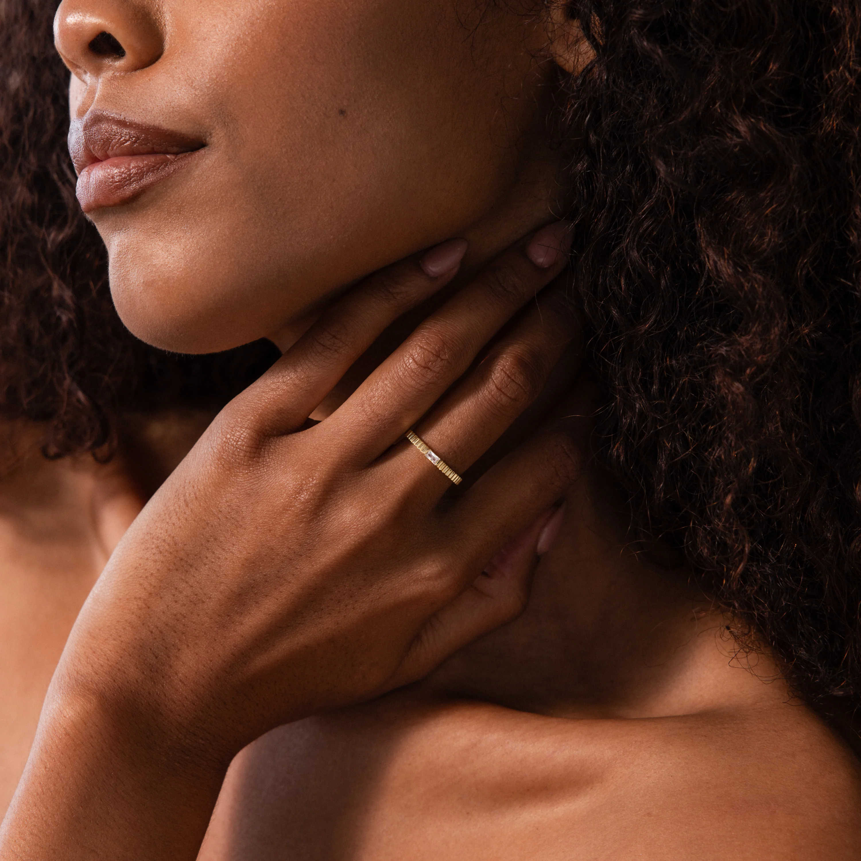 Dainty Ribbed Peridot Ring - Image 2