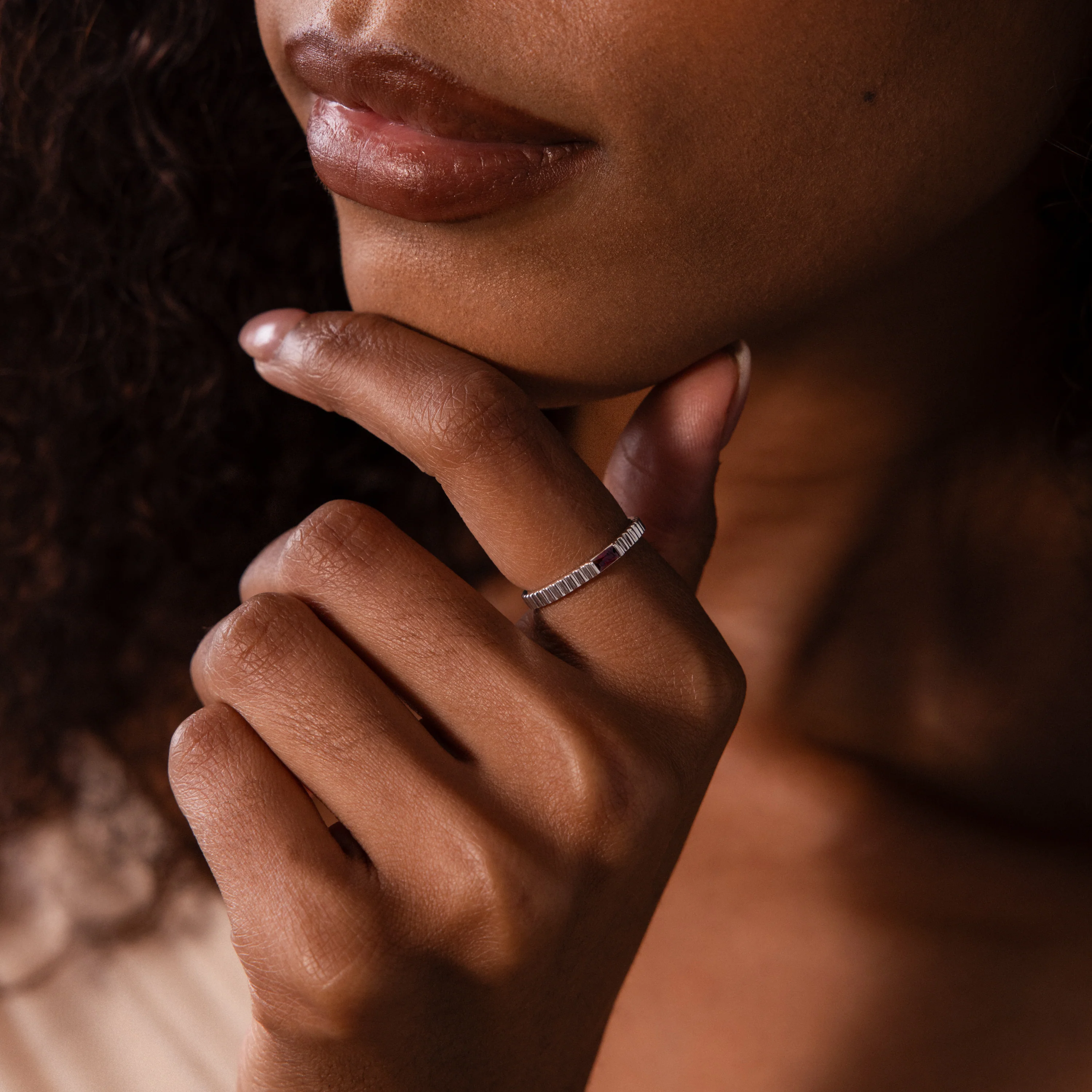 Dainty Ribbed Peridot Ring - Image 4