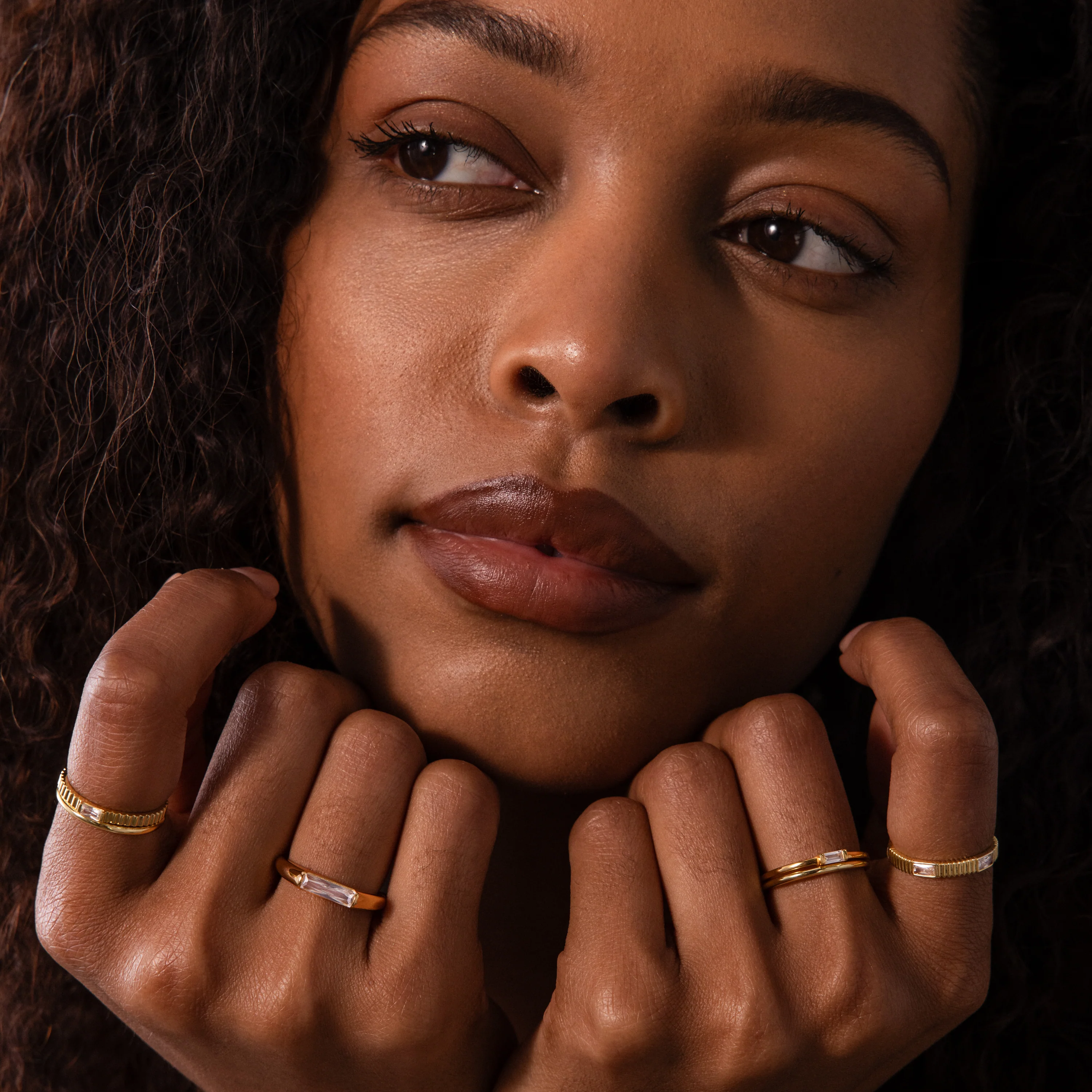 Dainty Ribbed Peridot Ring - Image 6