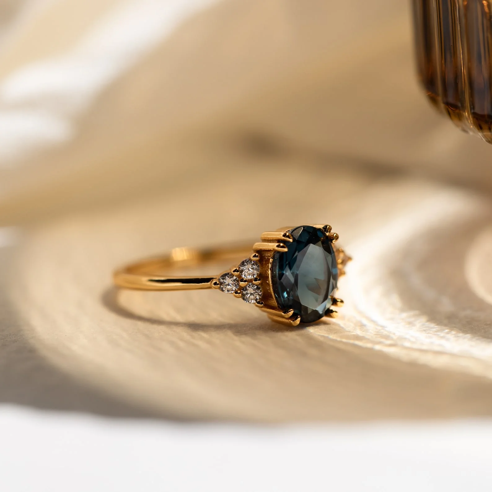 Elizabeth Blue Topaz Ring in 18K Gold - Image 6
