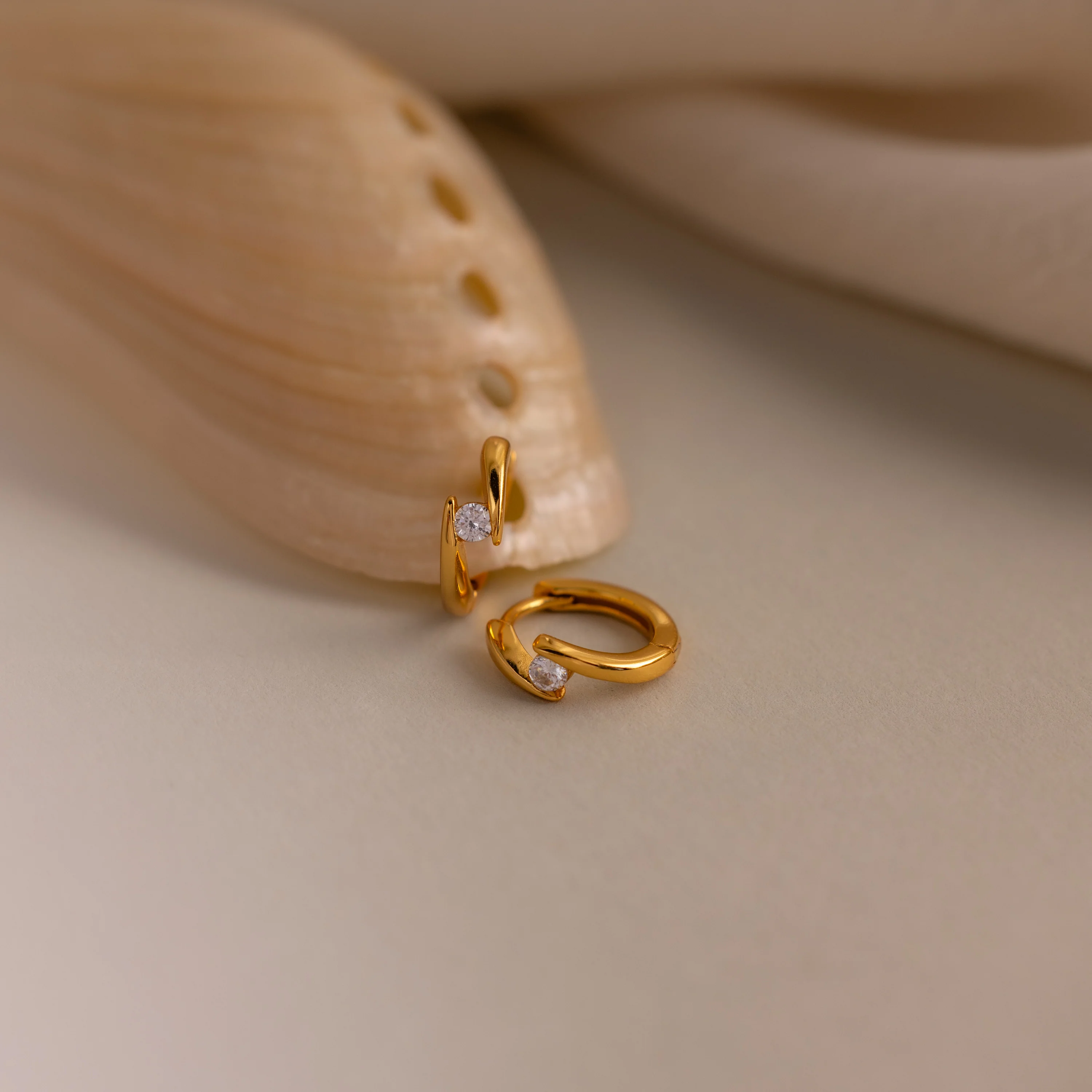 Floating Garnet Huggies - Image 3