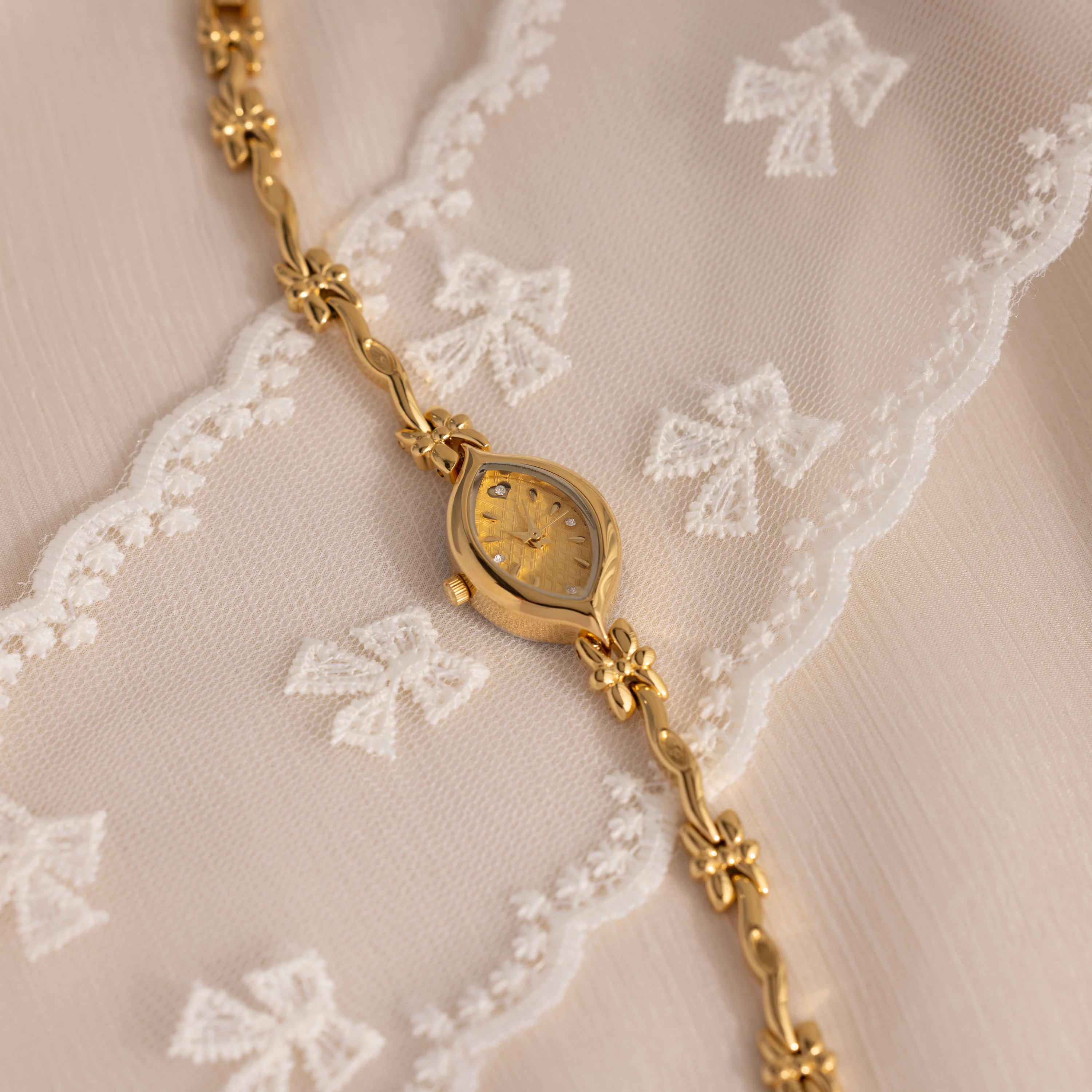 Floral Twist Timepiece - Image 3