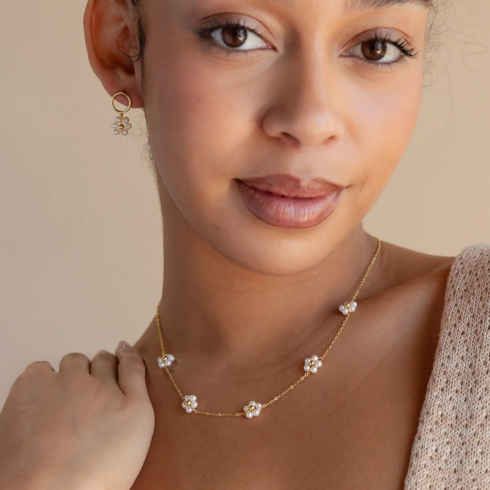 Flower Pearl Station Necklace - Image 8