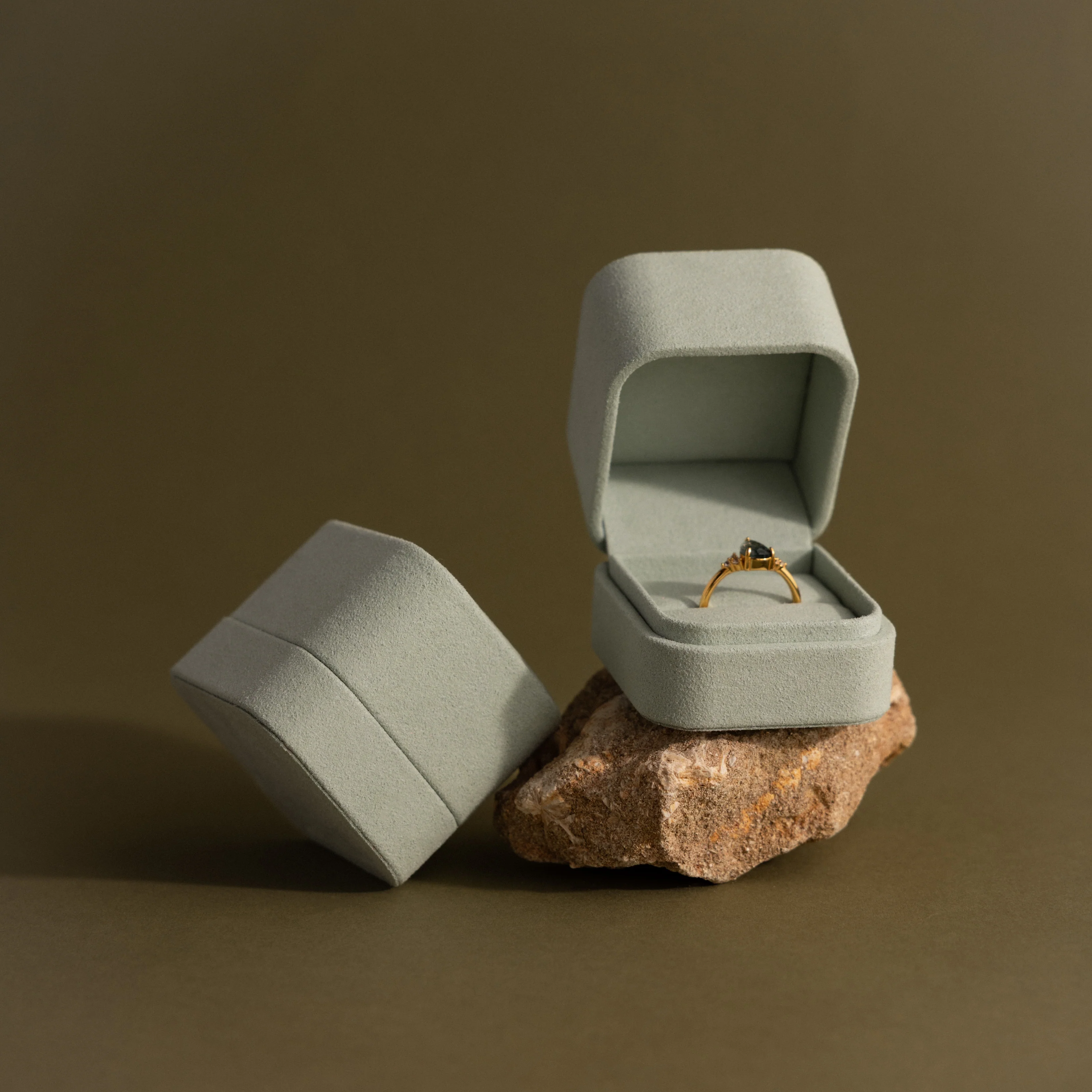 Green Suede Ring Box - Image 4