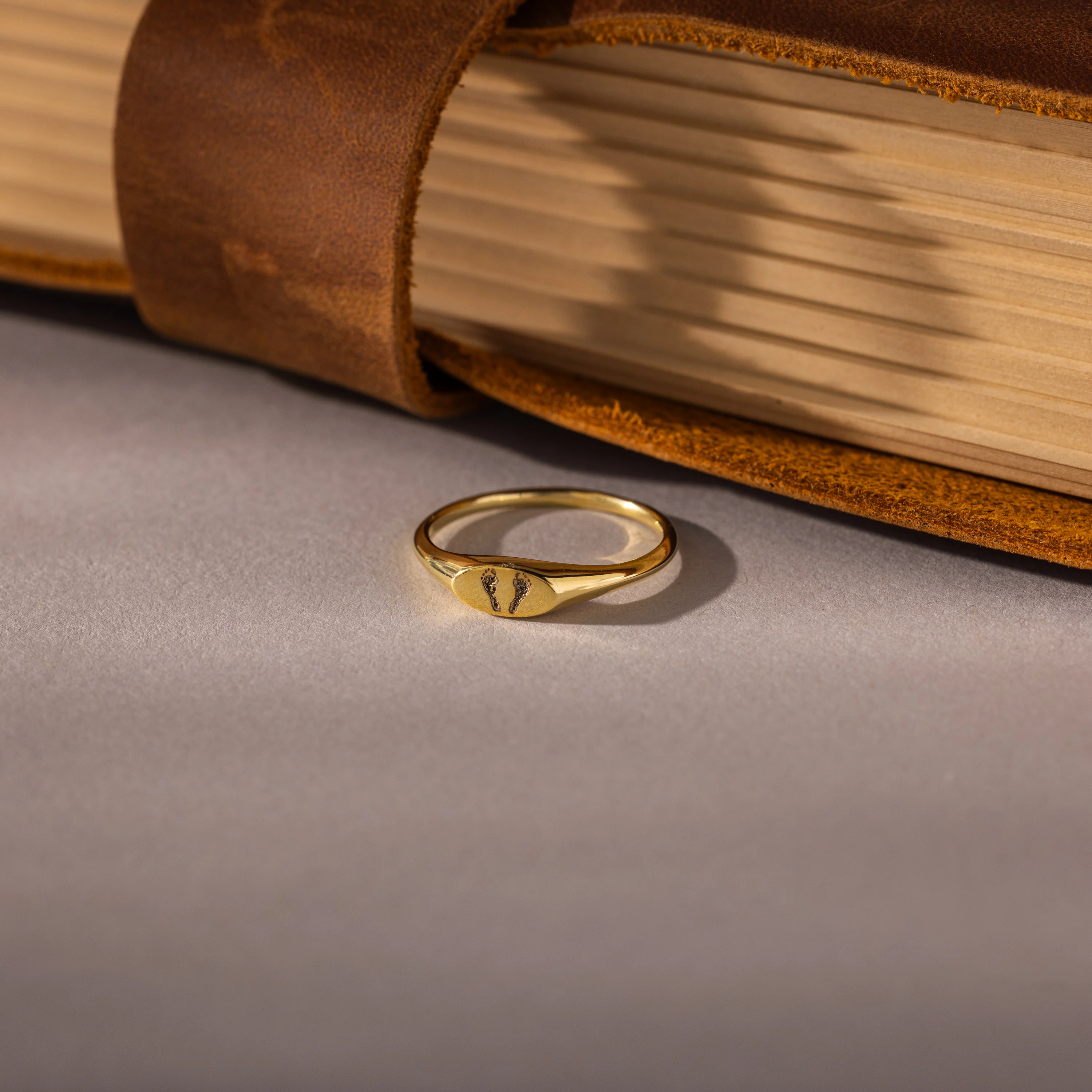 Hand & Footprint Signet Ring in 18K Gold - Image 3
