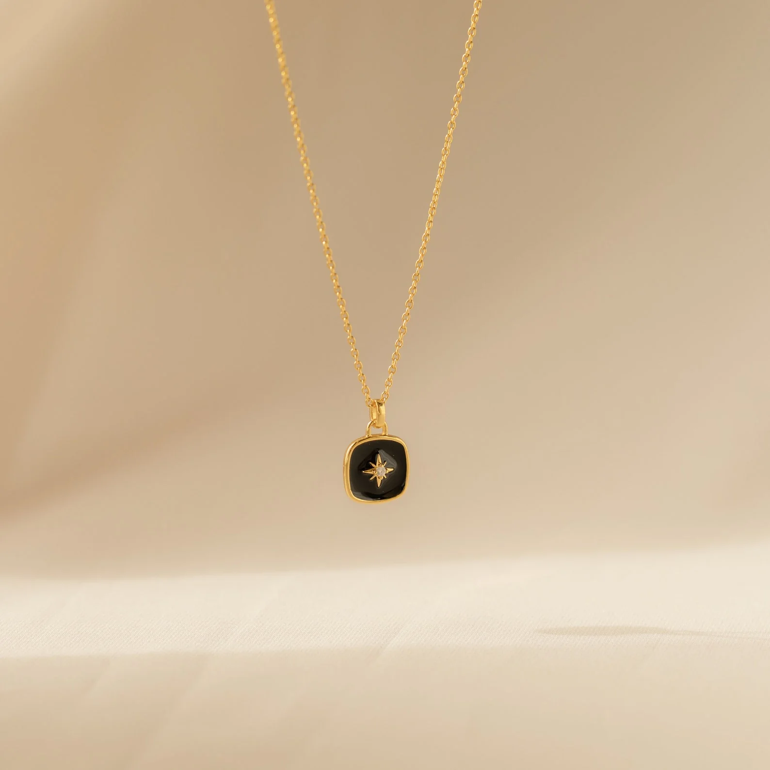 Hermoine Pendant Necklace - Image 3
