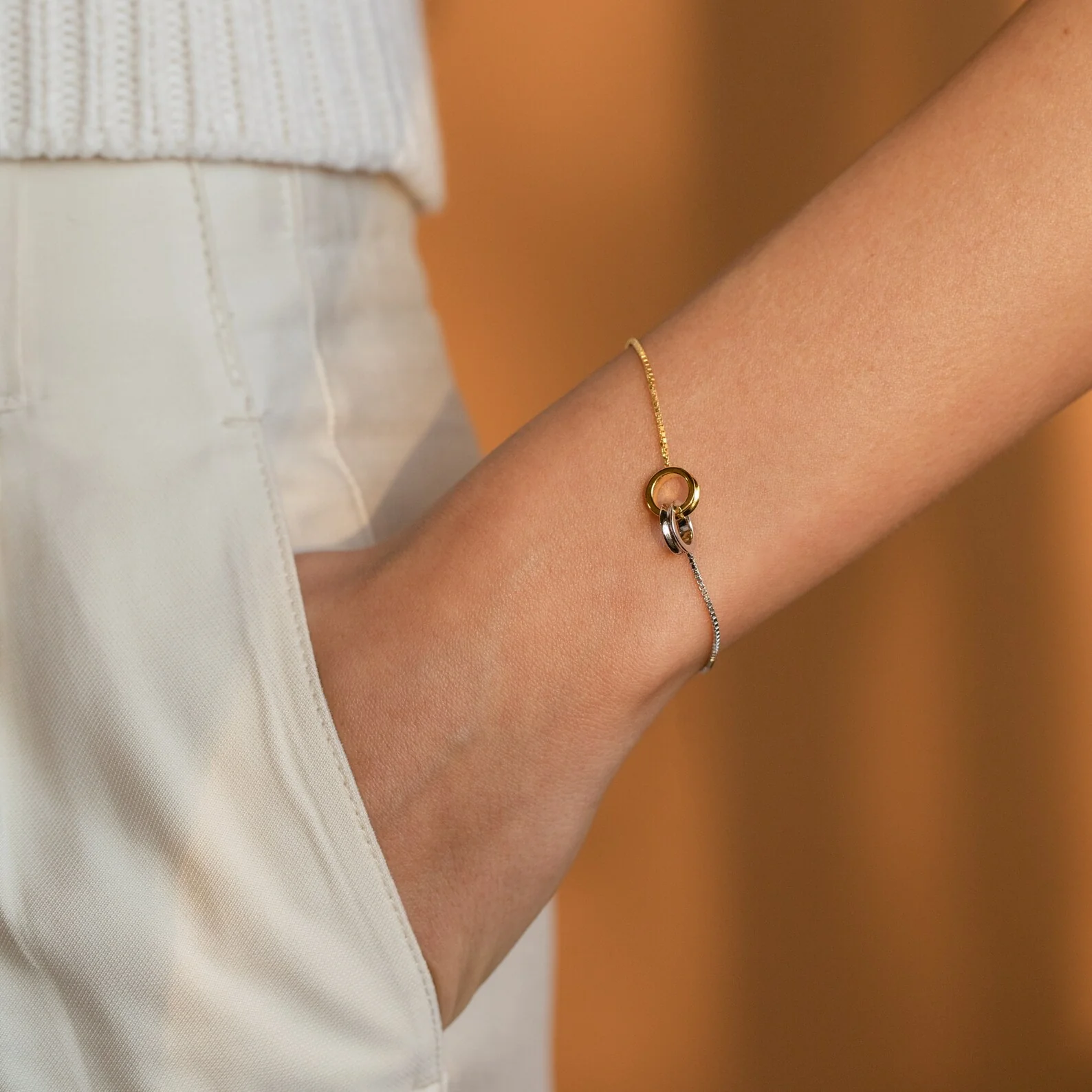 Interlocking Circles Bracelet - Image 3