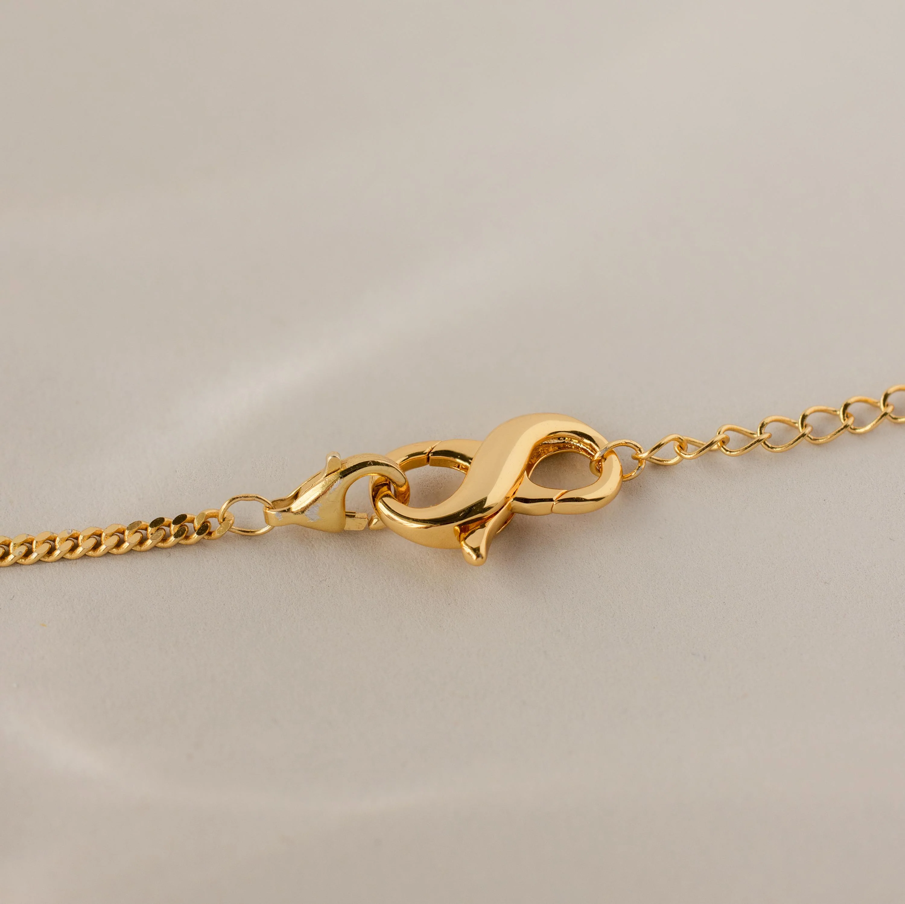 Multipurpose Lobster Clasp Extender Set in 18K Gold - Image 5