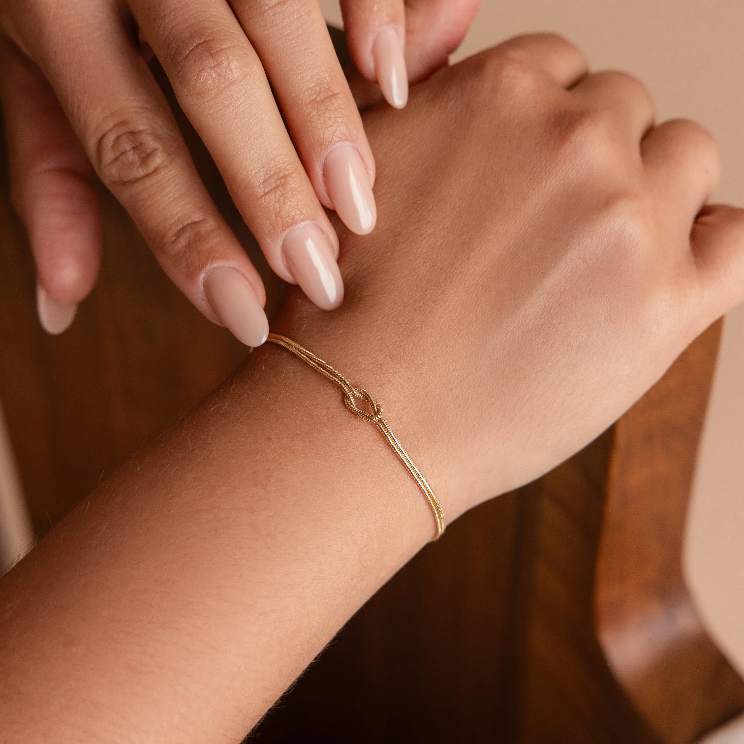 Love Knot Bracelet in 18K Gold - Image 2