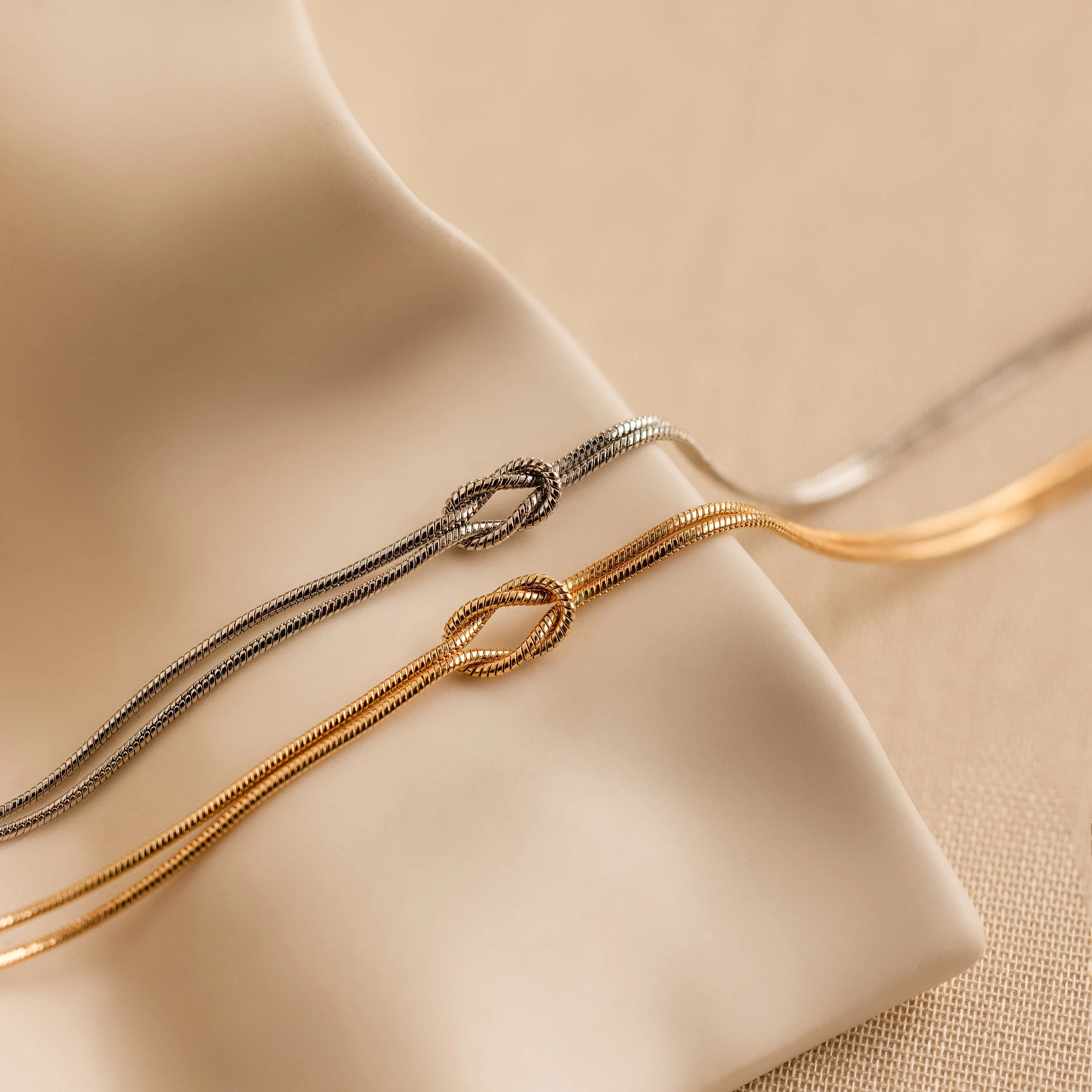 Love Knot Bracelet in 18K Gold - Image 6