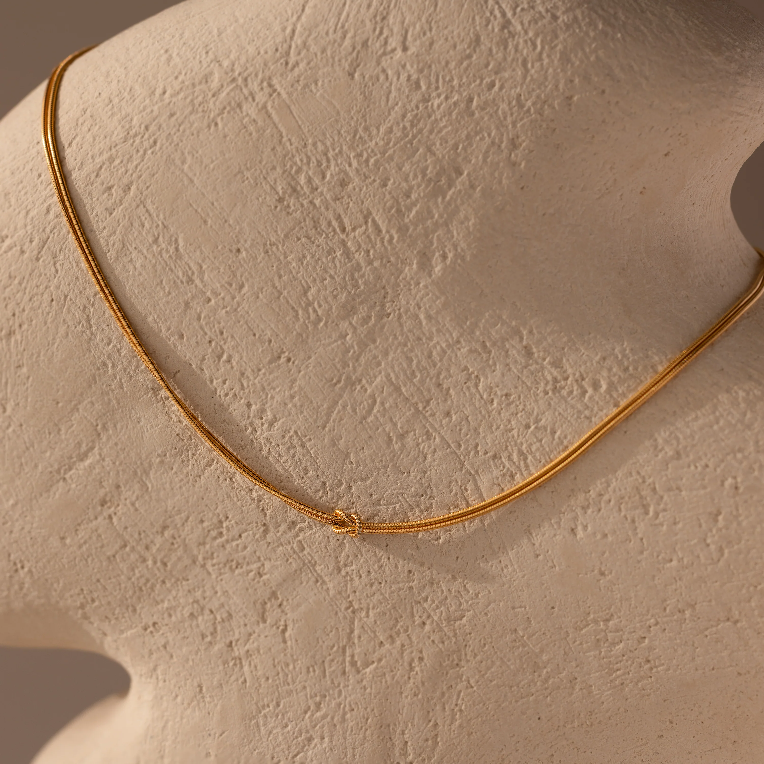 Love Knot Chain Necklace in 18K Gold