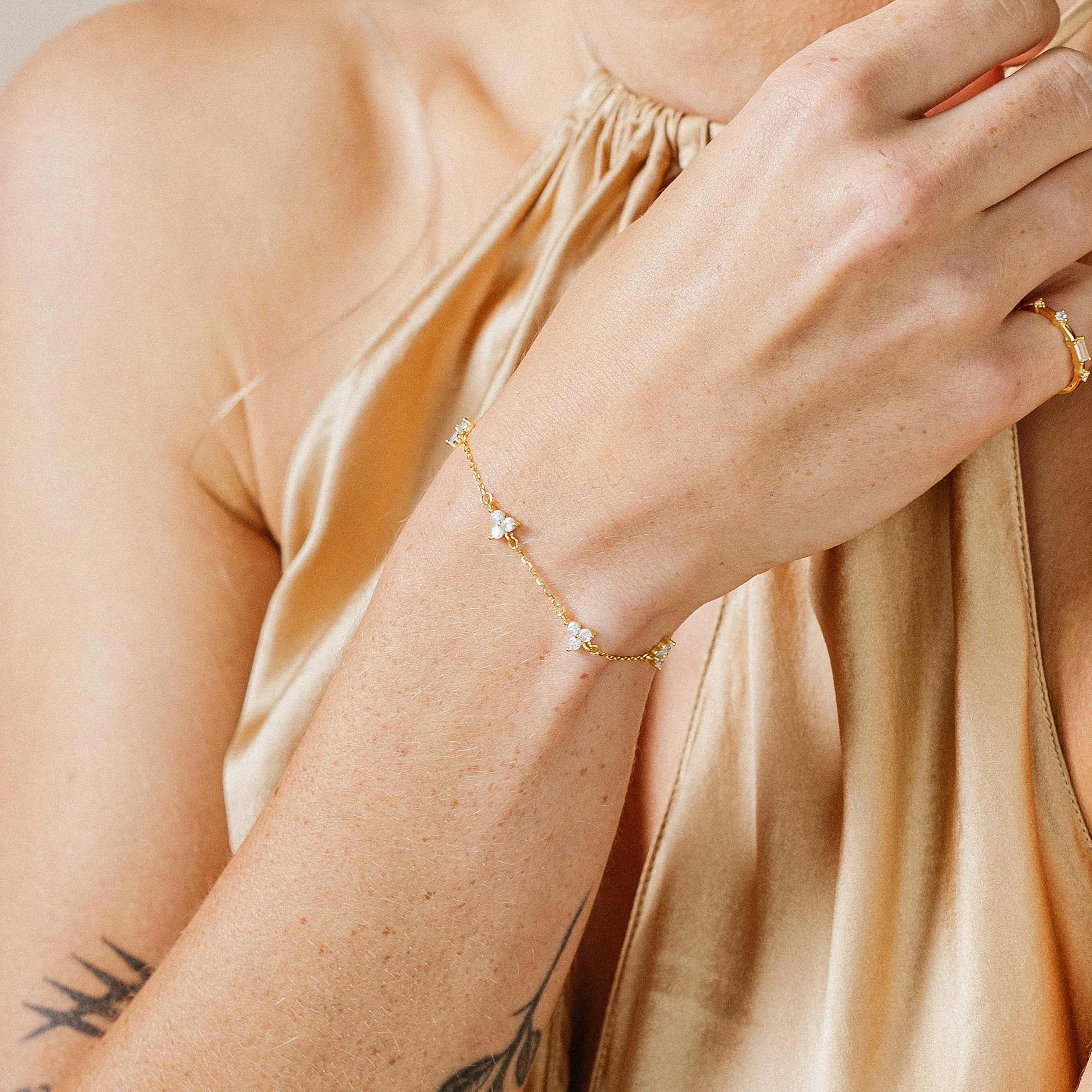 Mini Lily Diamond Bracelet in 18K Gold - Image 2