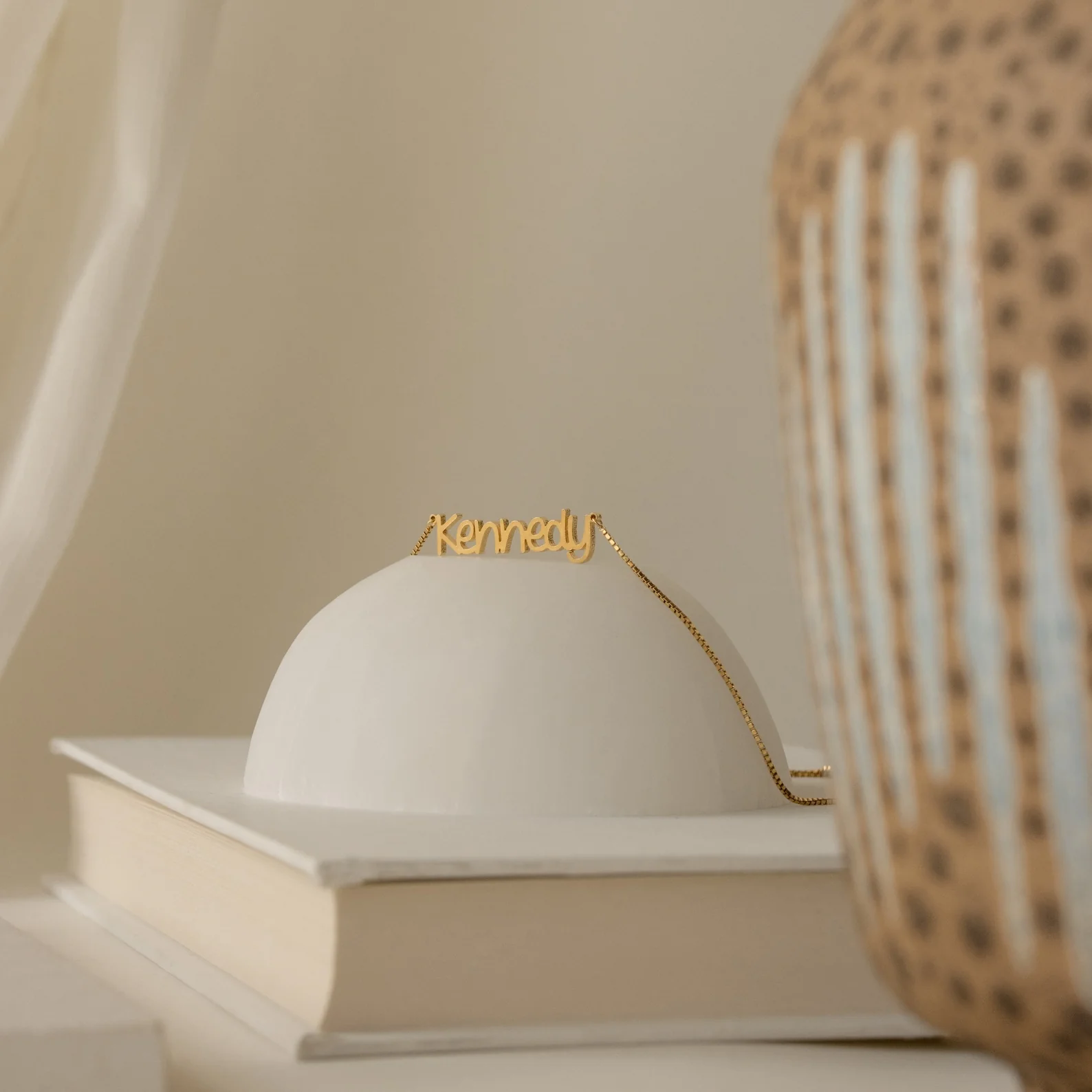 Nella Name Necklace in Box Chain - Image 4