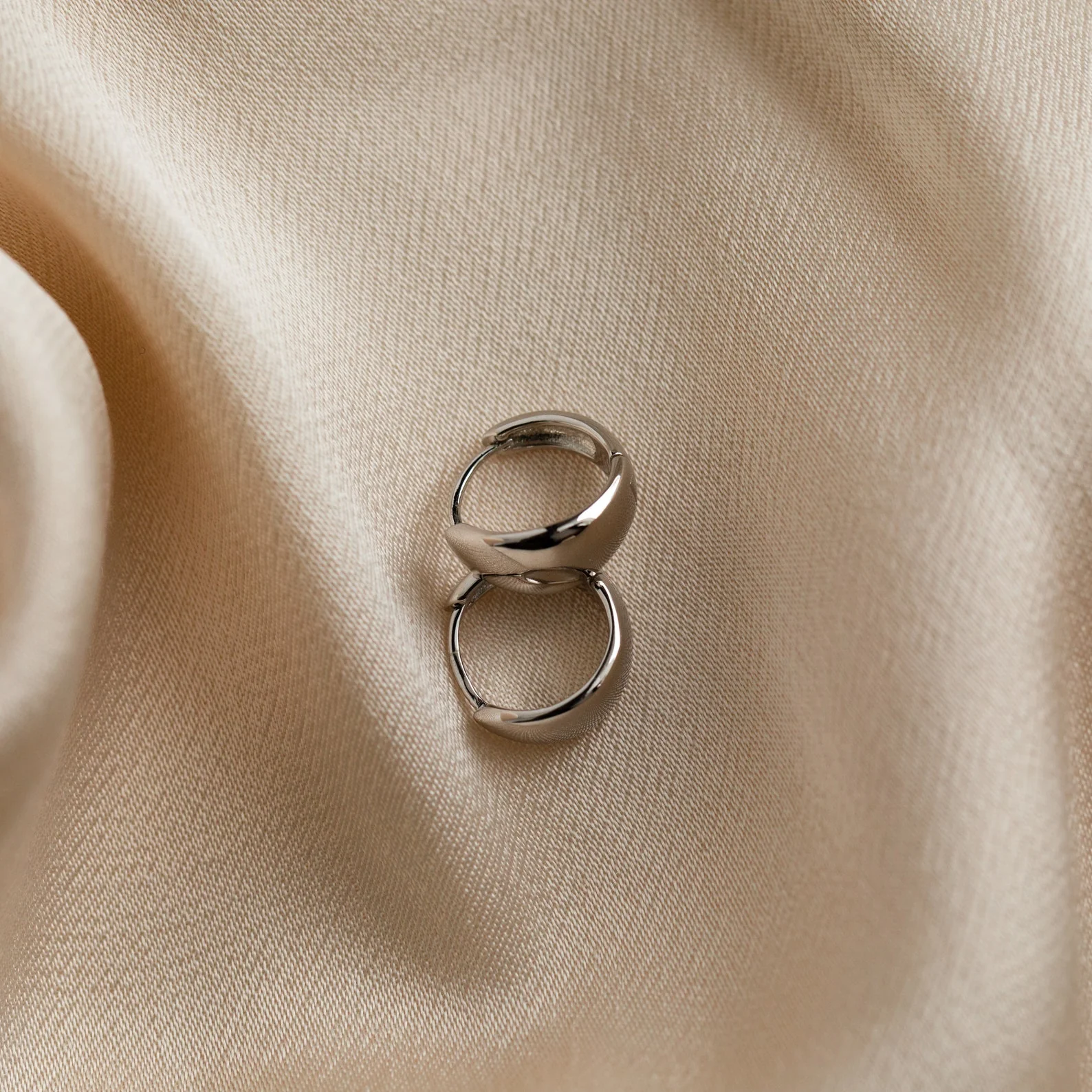 Olivia Hoops - Image 4