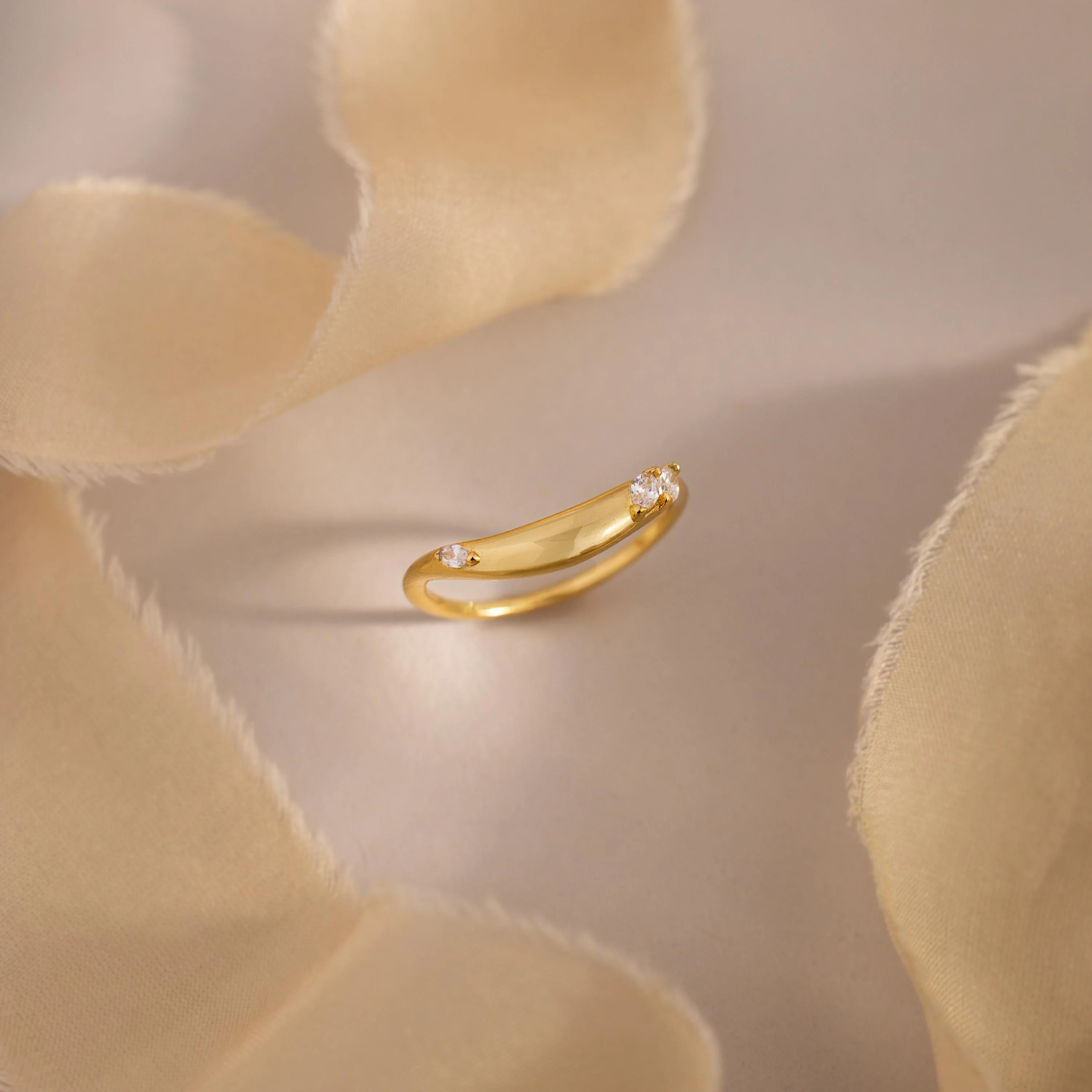 Organic Diamond Curve Ring - Image 3