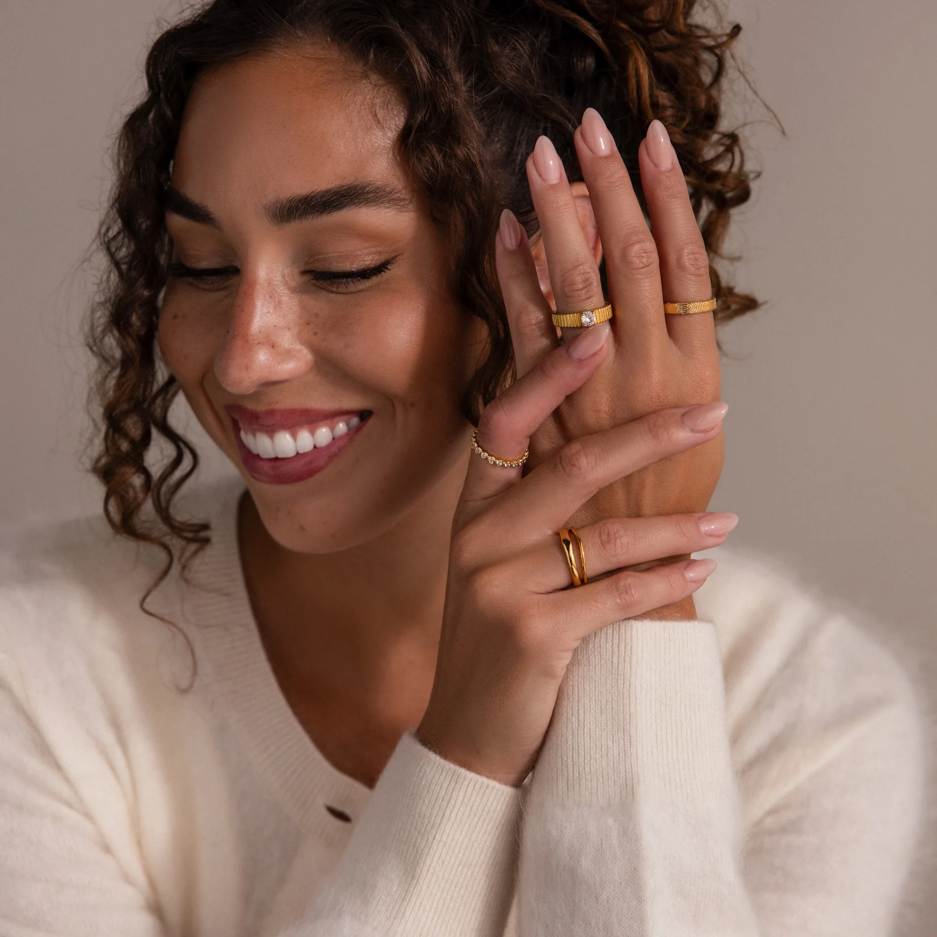 Organic Fingerprint Band in 18K Gold - Image 8