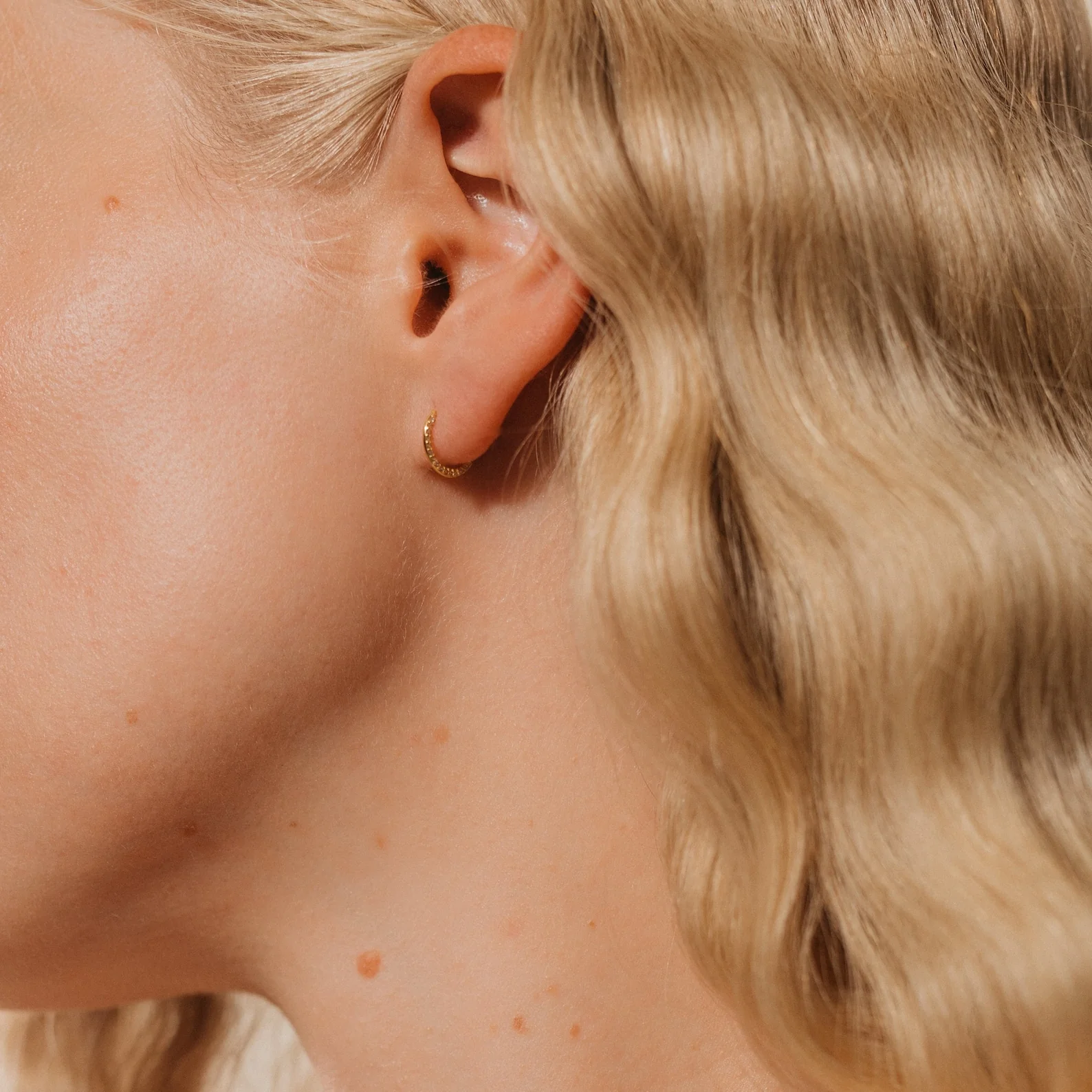 Pave Cartilage Mini Huggies in 18K Gold - Image 3