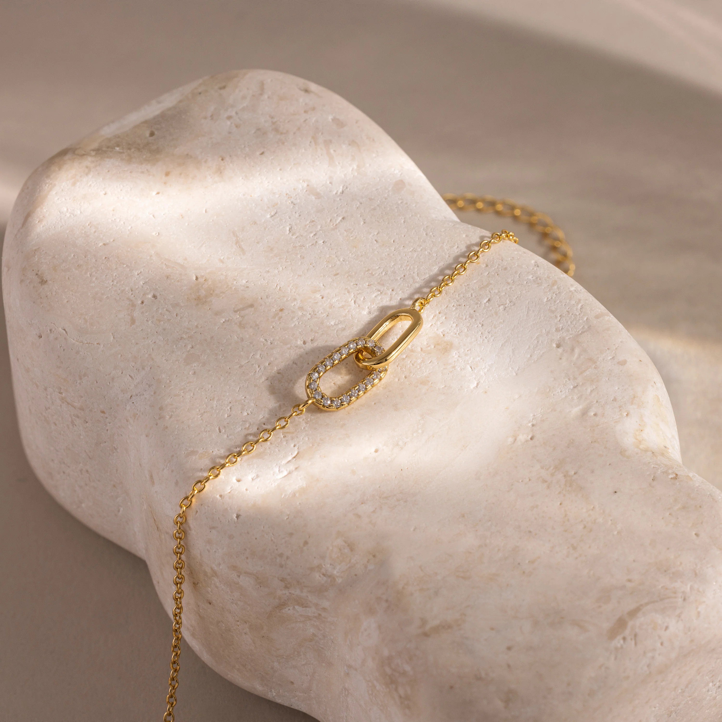 Pave Linked Pendant Bracelet in 18K Gold - Image 3