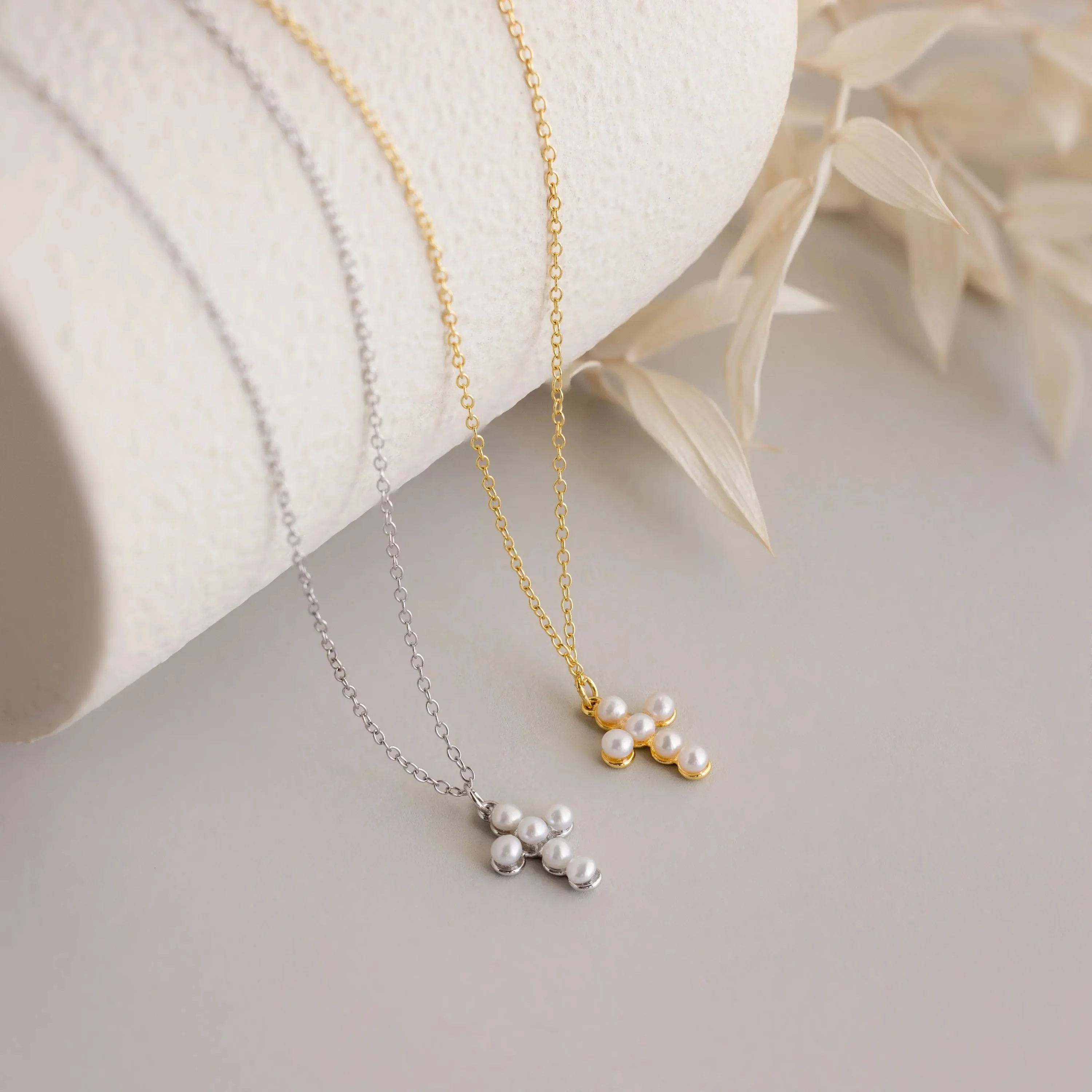 Pearl Cross Necklace in 18K Gold - Image 7