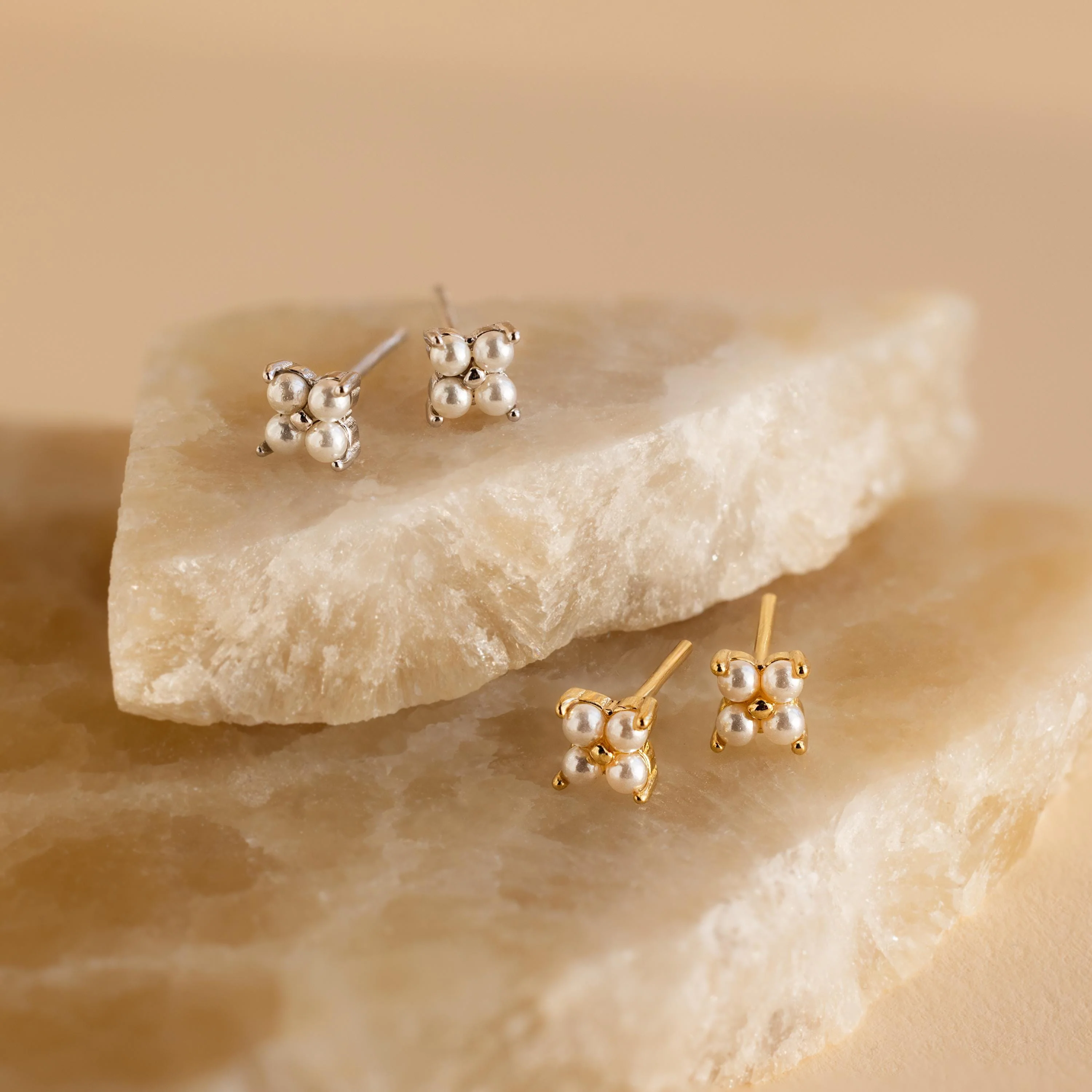 Pearl Ivy Flower Studs in 18K Gold - Image 3
