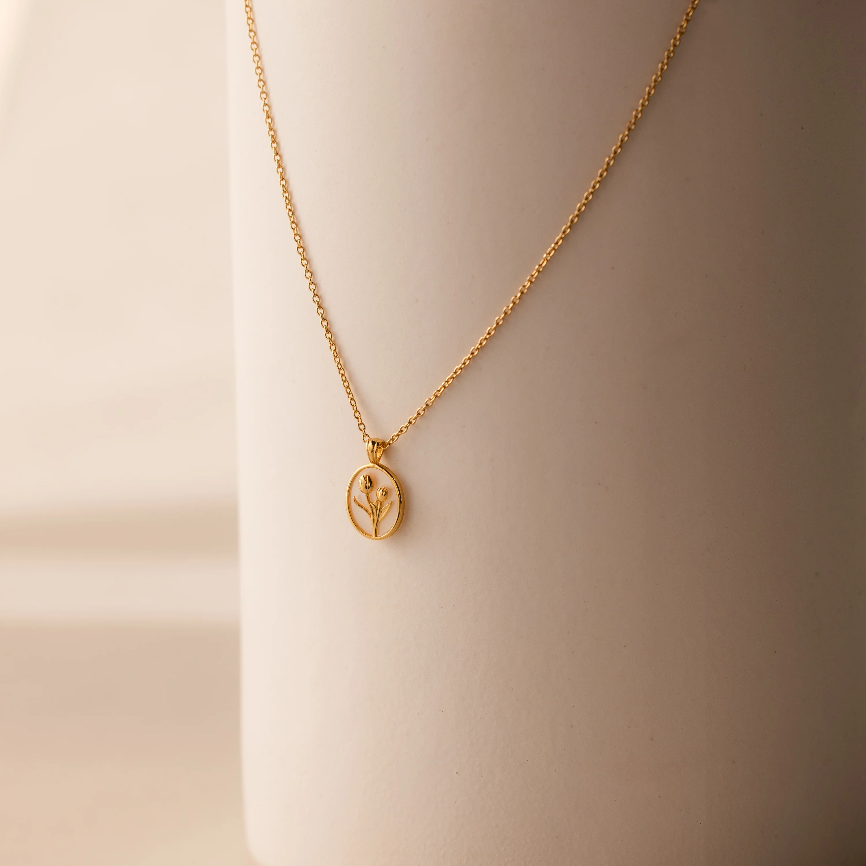 Pearl Tulip Necklace in 18K Gold