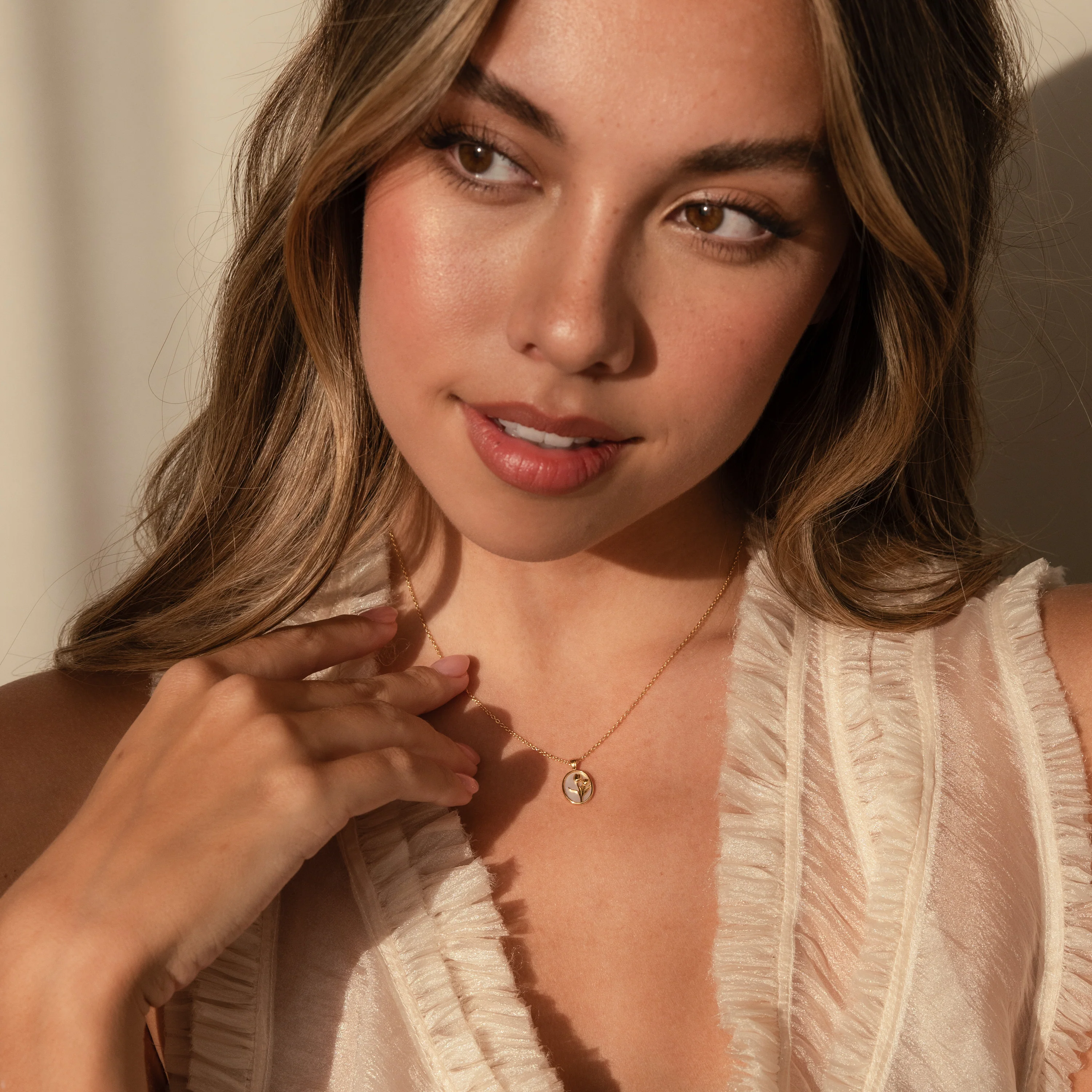 Pearl Tulip Necklace in 18K Gold - Image 4