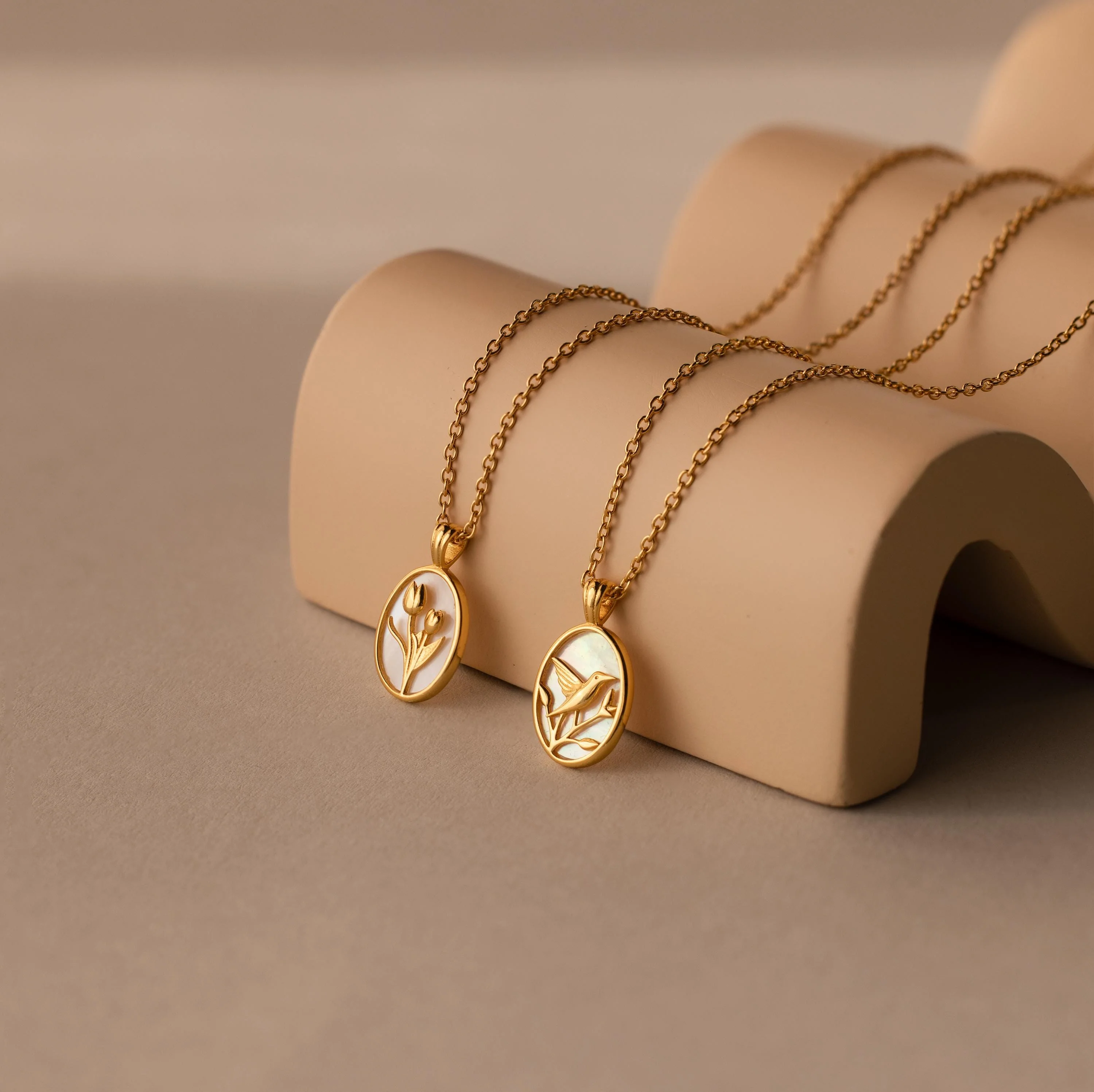 Pearl Tulip Necklace in 18K Gold - Image 3