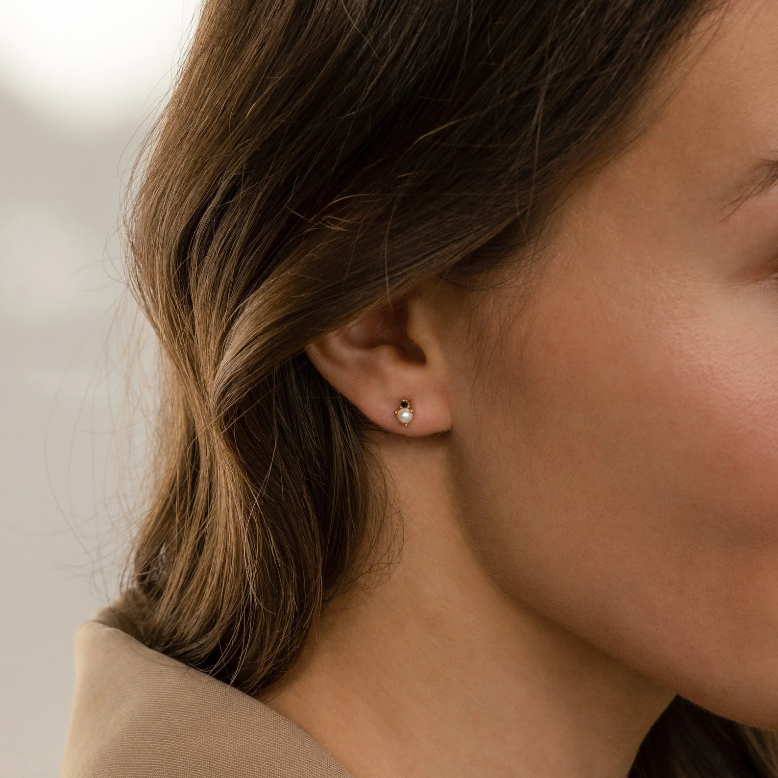 Raindrop Pearl Onyx Studs - Image 2