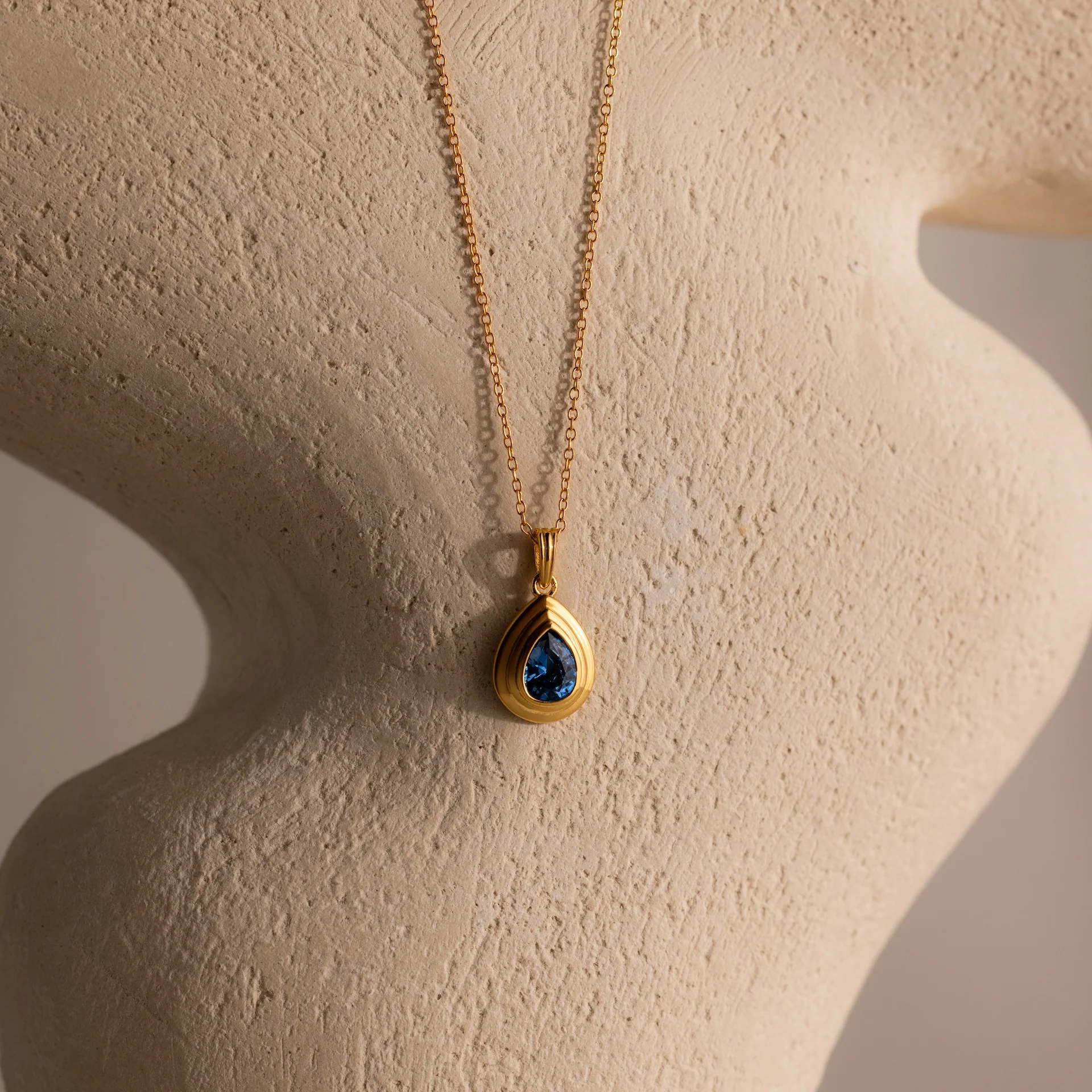 Ribbed Blue Zircon Pendant Necklace