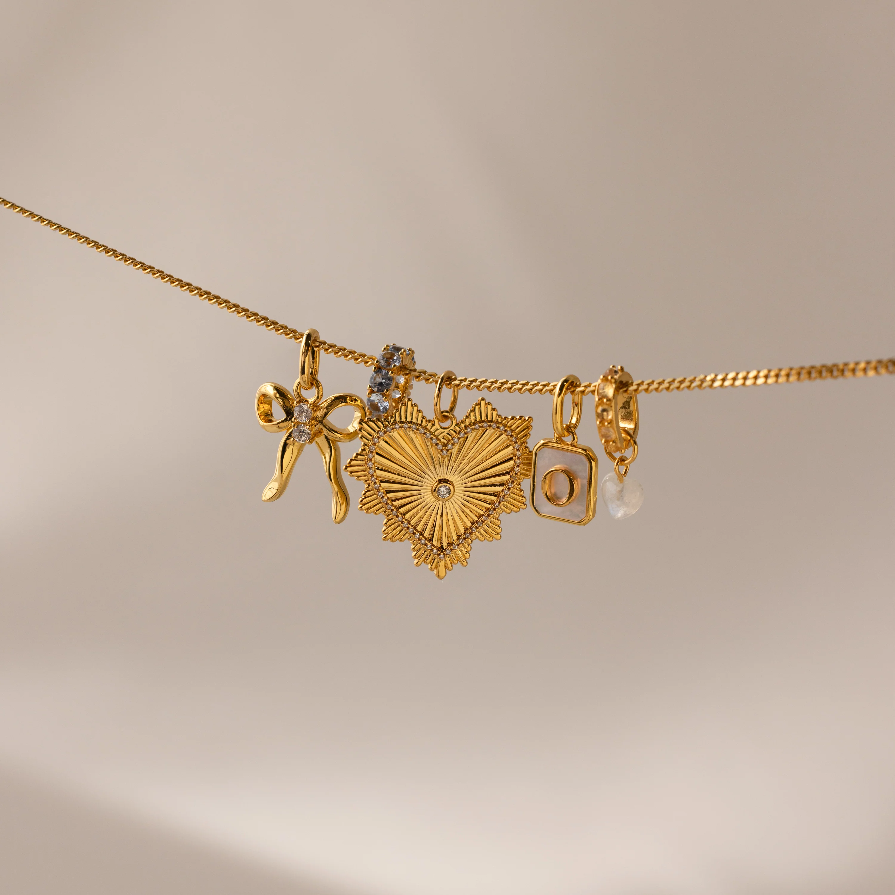 Ribbed Diamond Heart Charm in 18K Gold - Image 3