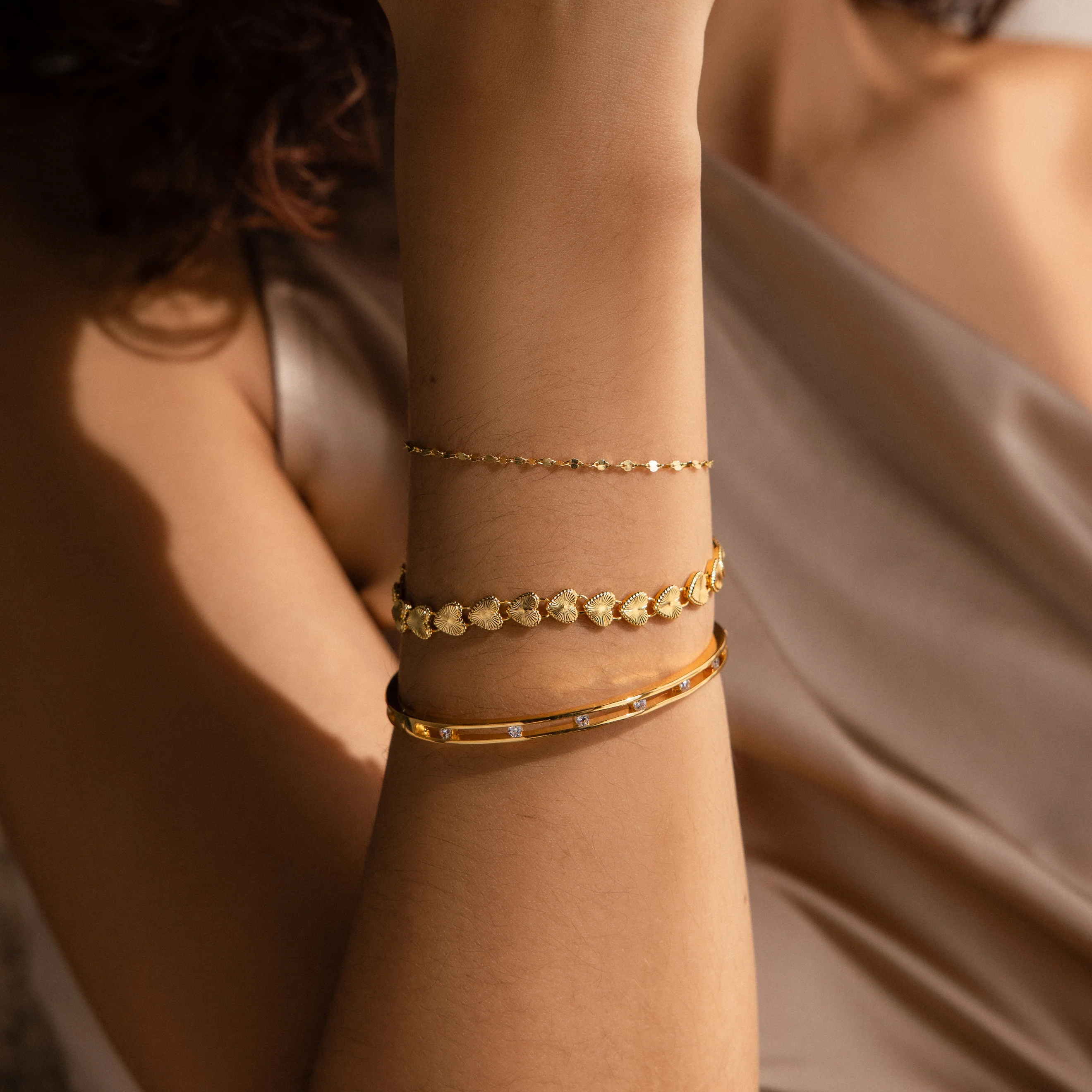Ribbed Heart Link Bracelet in 18K Gold - Image 8