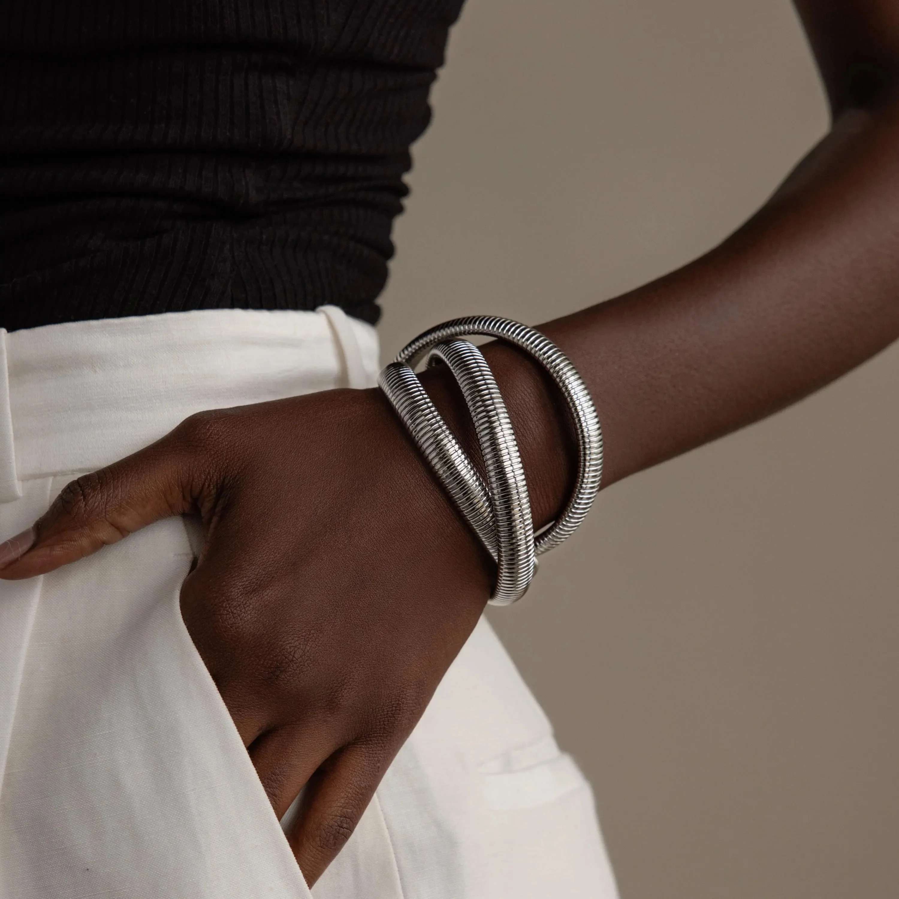 Ribbed Infinity Bangle - Image 4