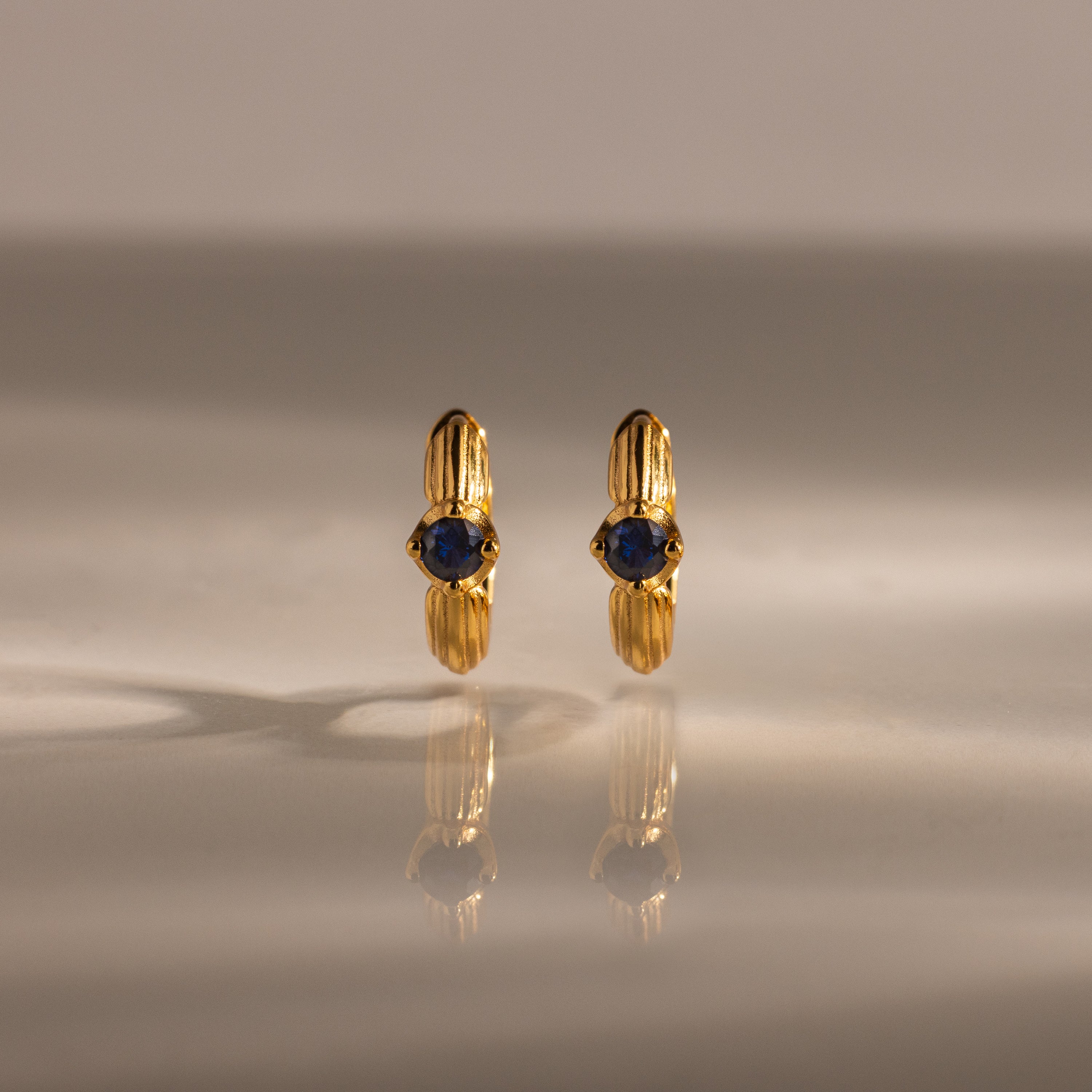 Ribbed Sapphire Huggies