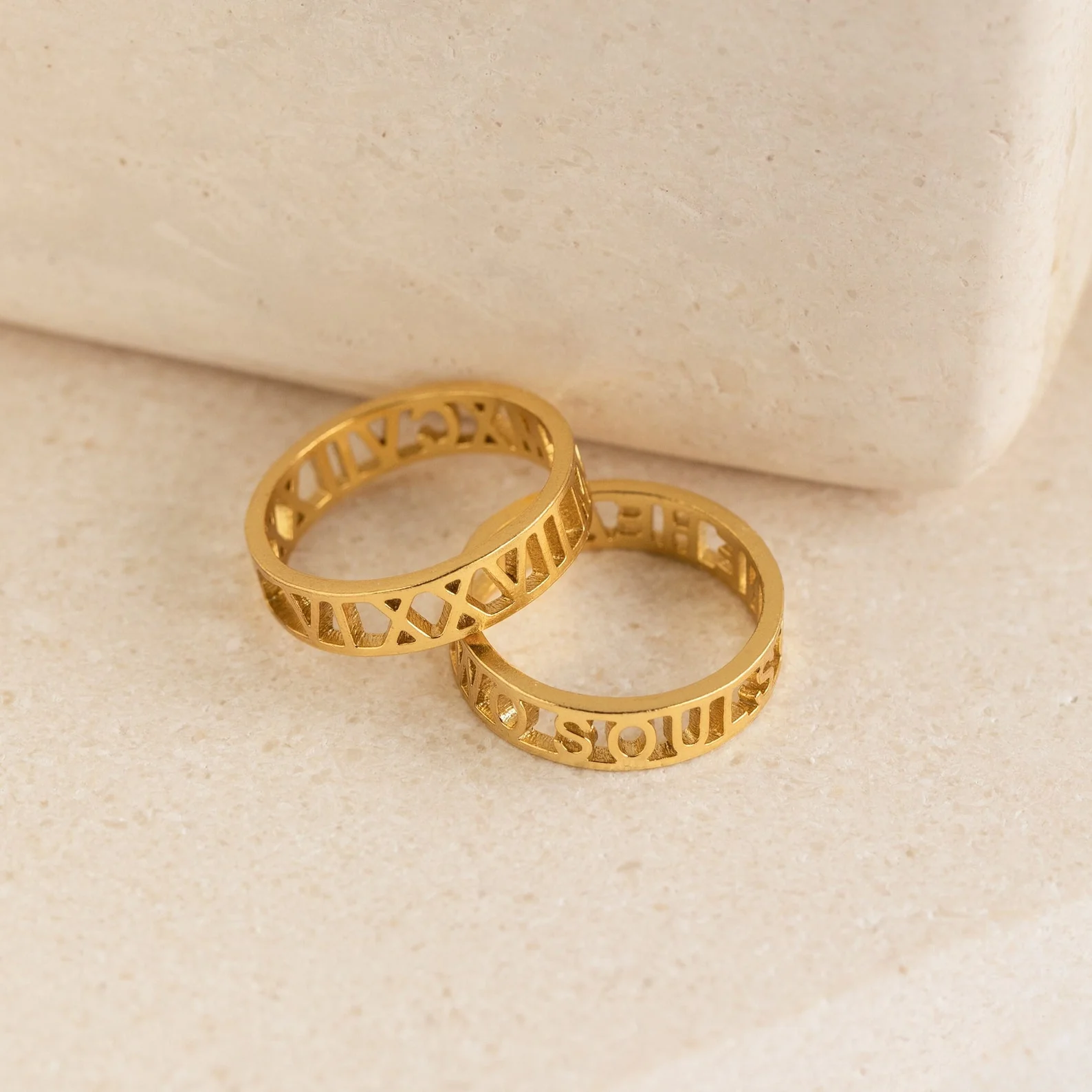 Roman Numerals Ring in 18K Gold - Image 5