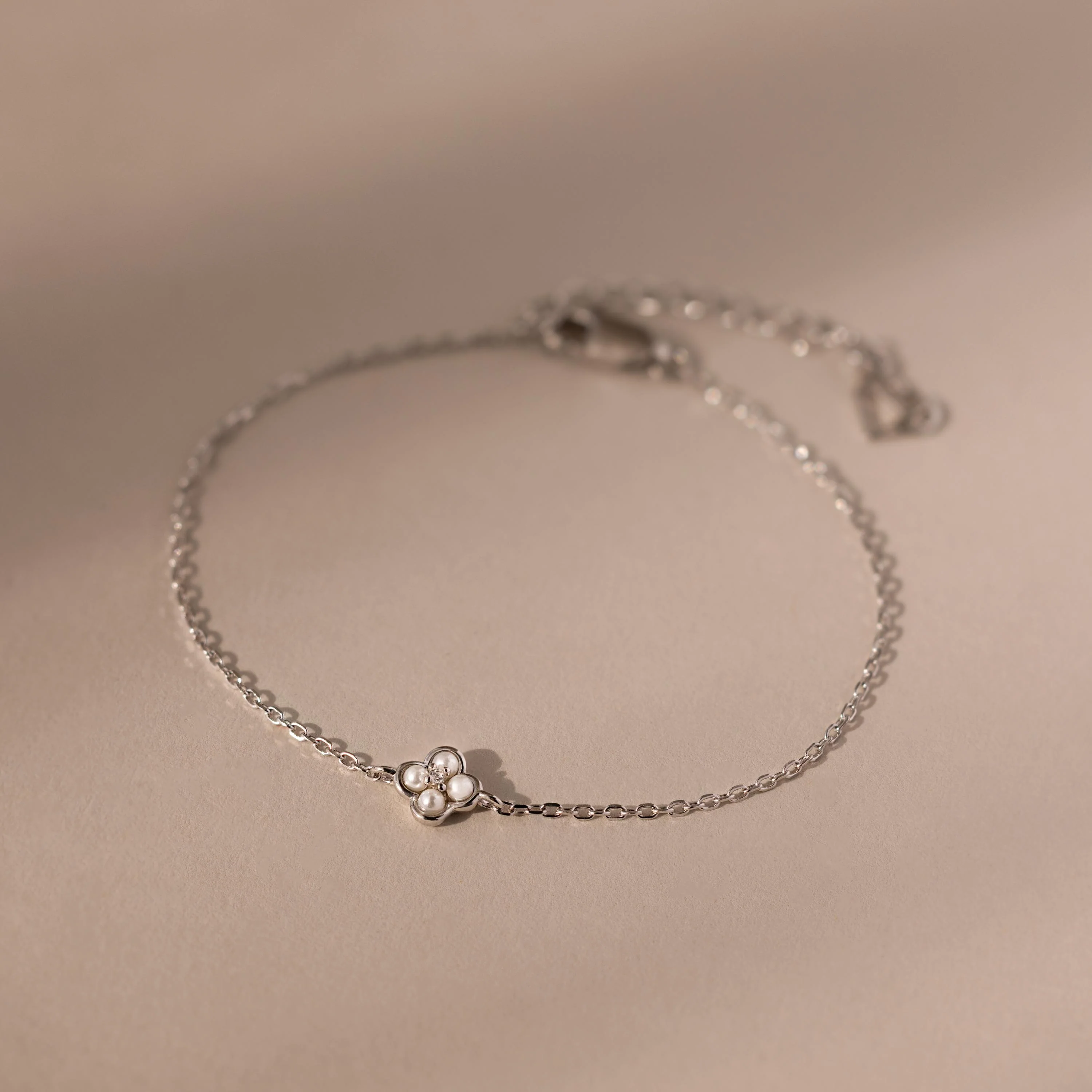 Rounded Pearl Flower Bracelet - Image 3