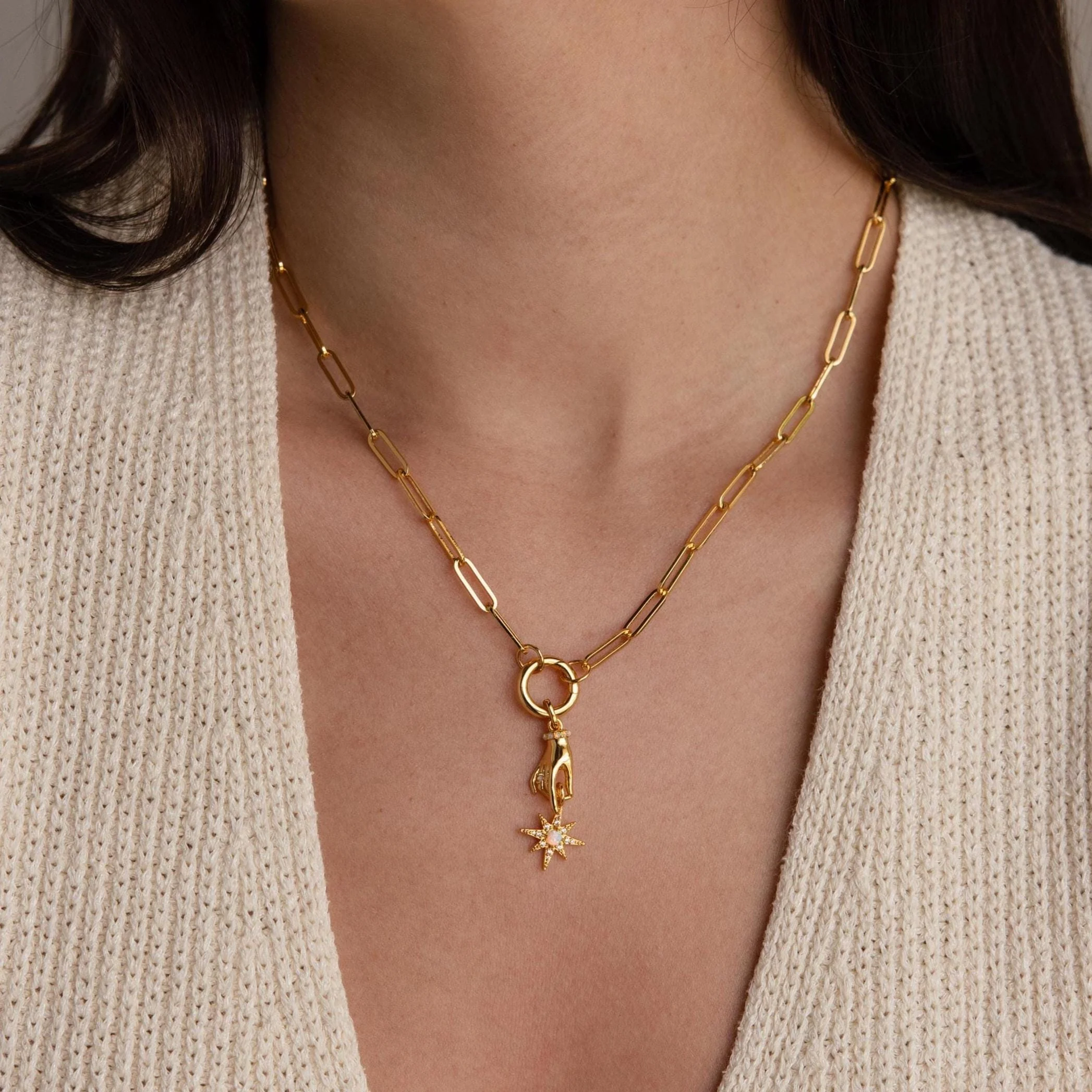 Star Opal Hand Charm in 18K Gold - Image 2