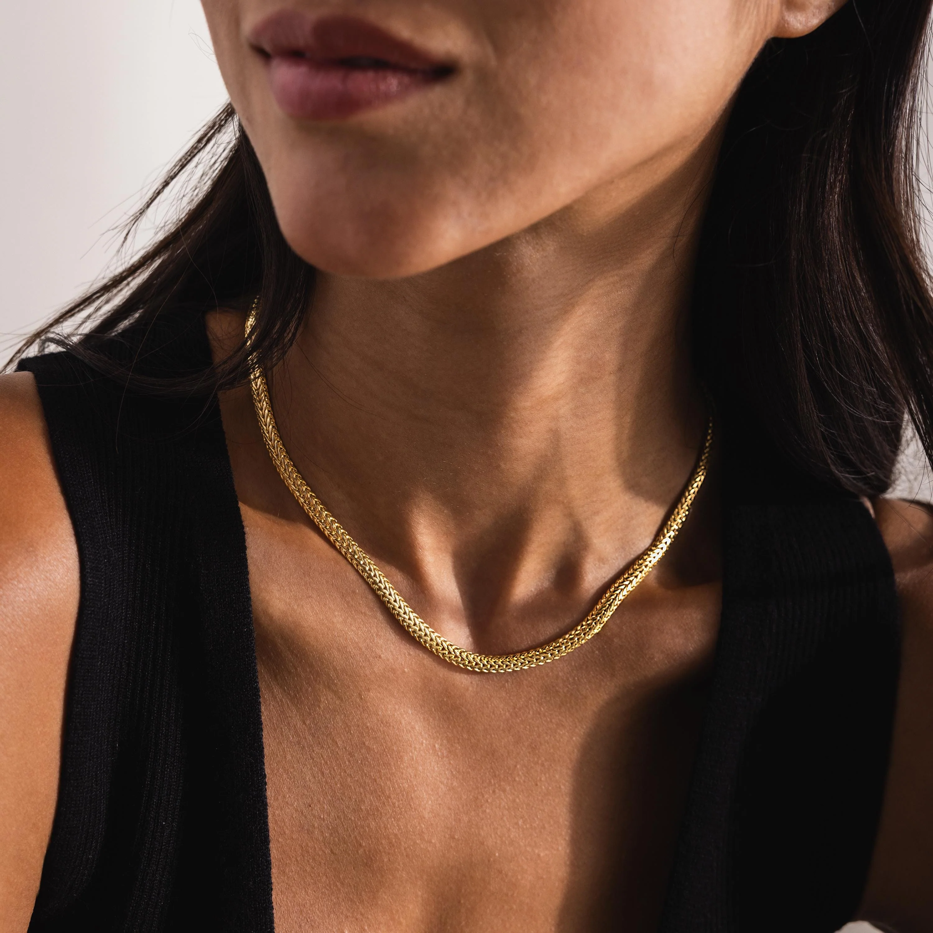 Thick Mesh Chain Necklace in 18K Gold - Image 2