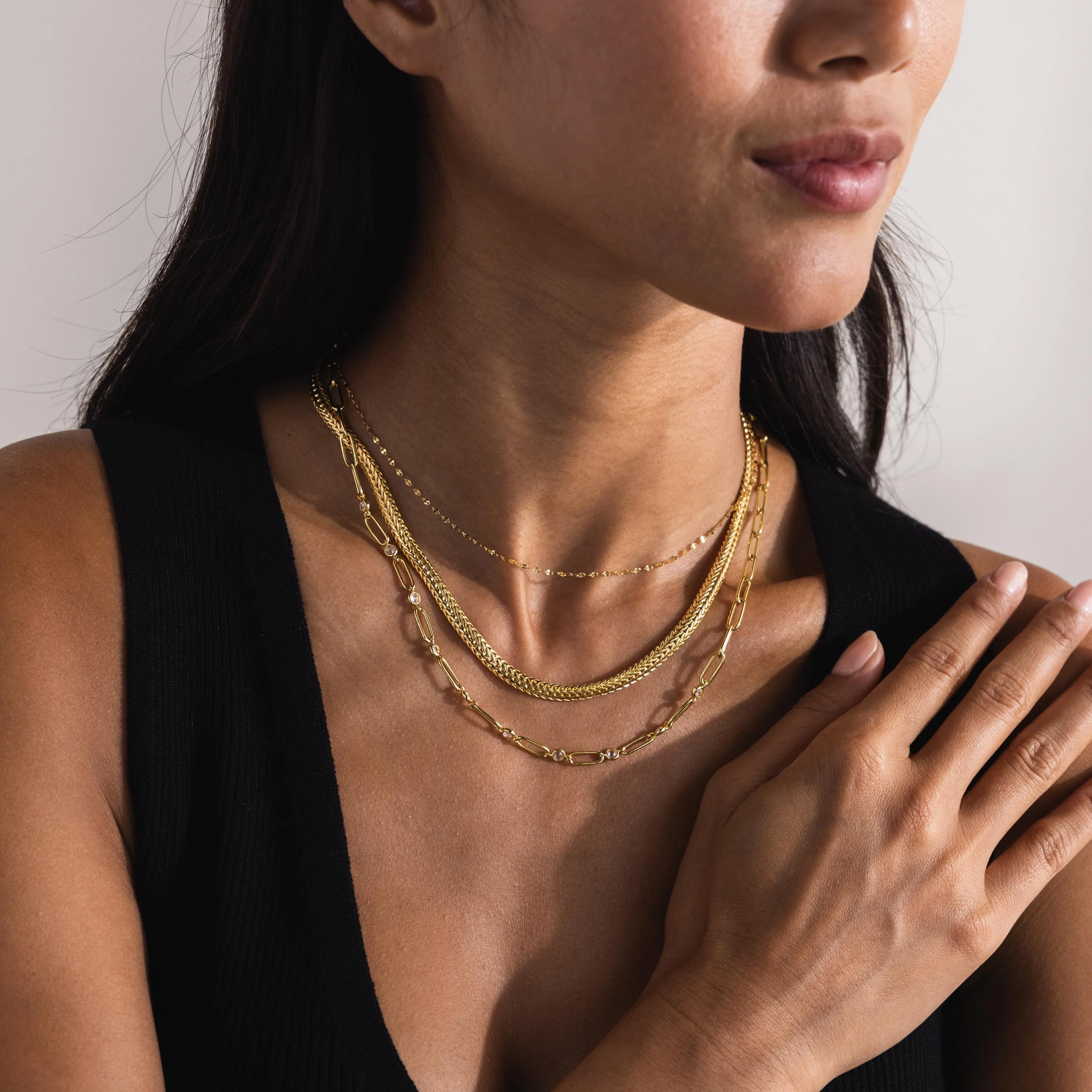 Thick Mesh Chain Necklace in 18K Gold - Image 5